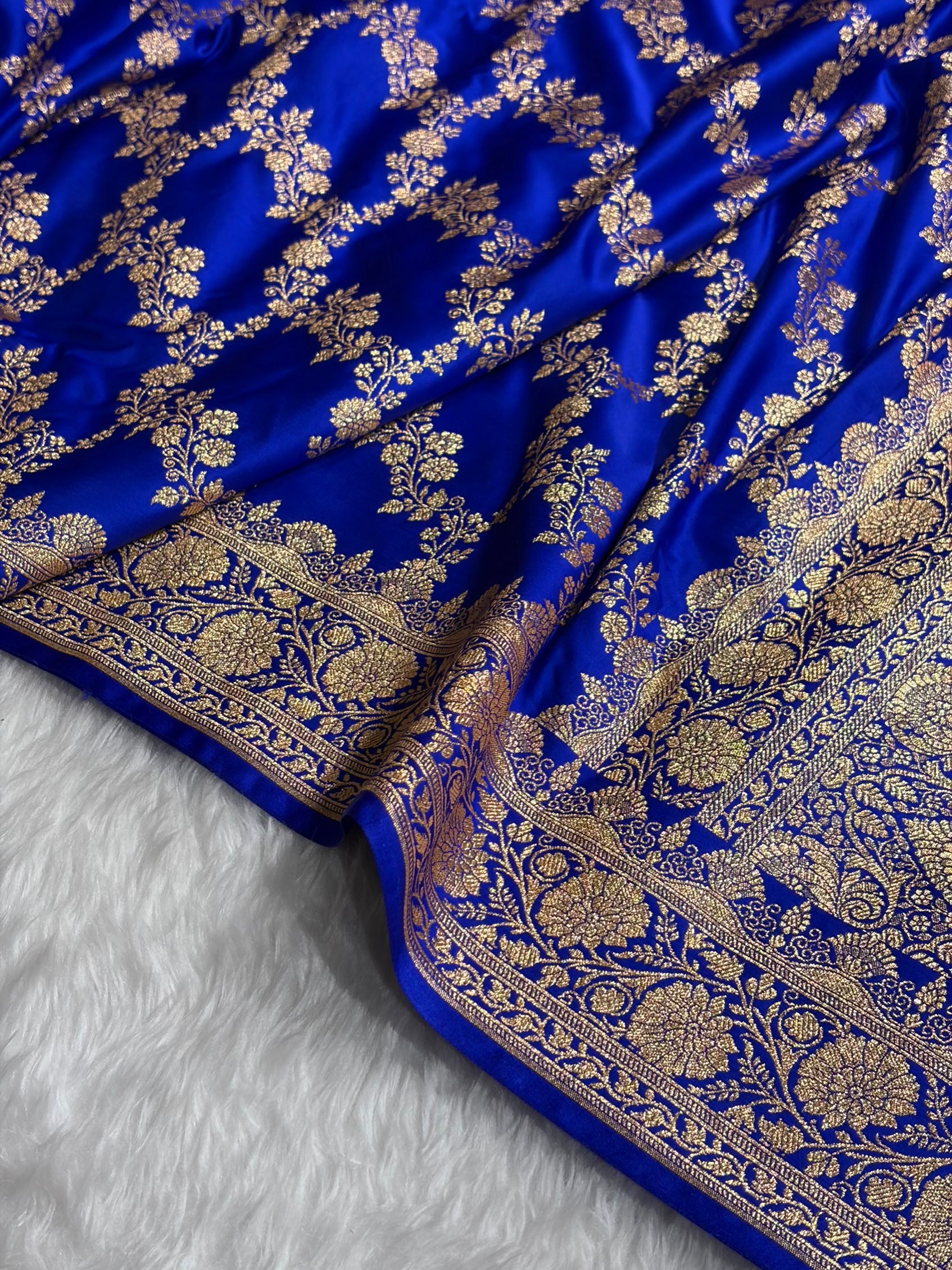 Banarasi Royal Blue Shade Floral Jaal Pattern Satin Katan Silk Saree SK43