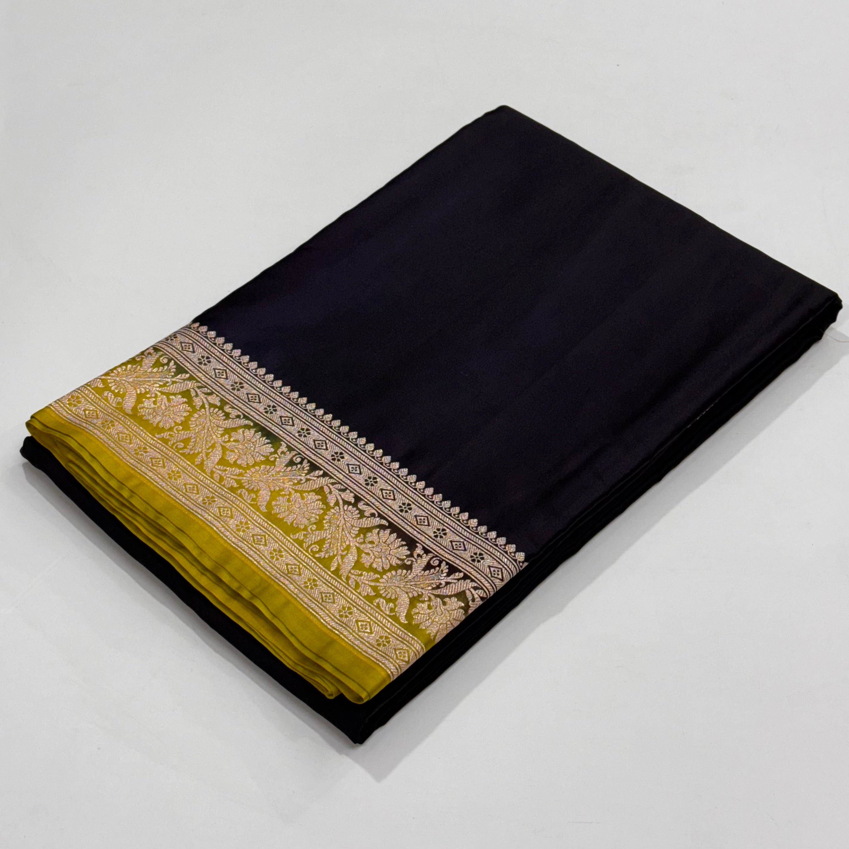 Contrast Plain Mehandi Mashru Silk Saree