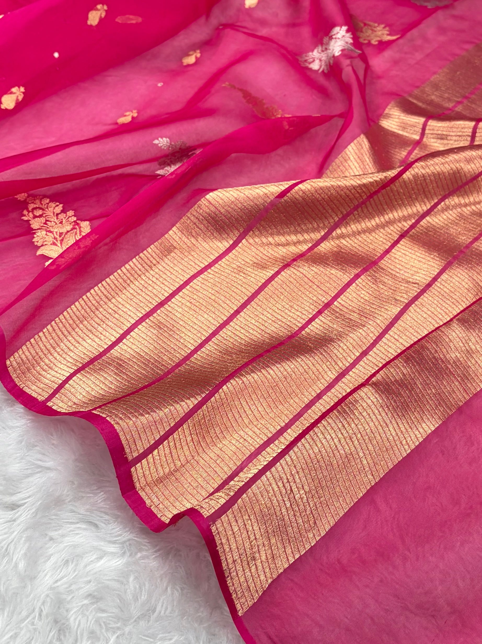 Pure Banarasi Organza Rani Shades With Minakari Floral Banarasi Silk Saree PO-24