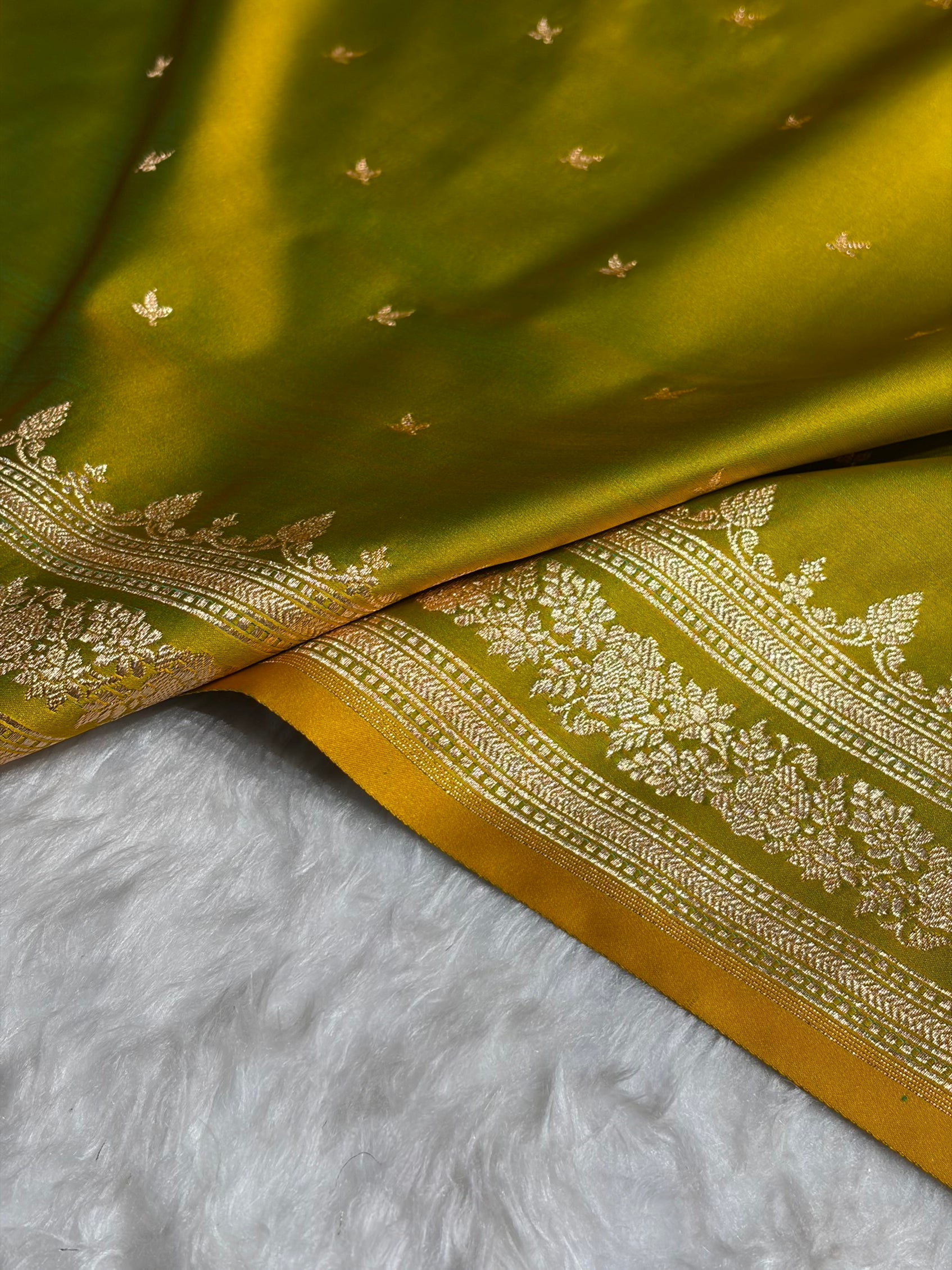 Liril Mehendi Shades Banarasi Booti Katan Silk Saree SKM17