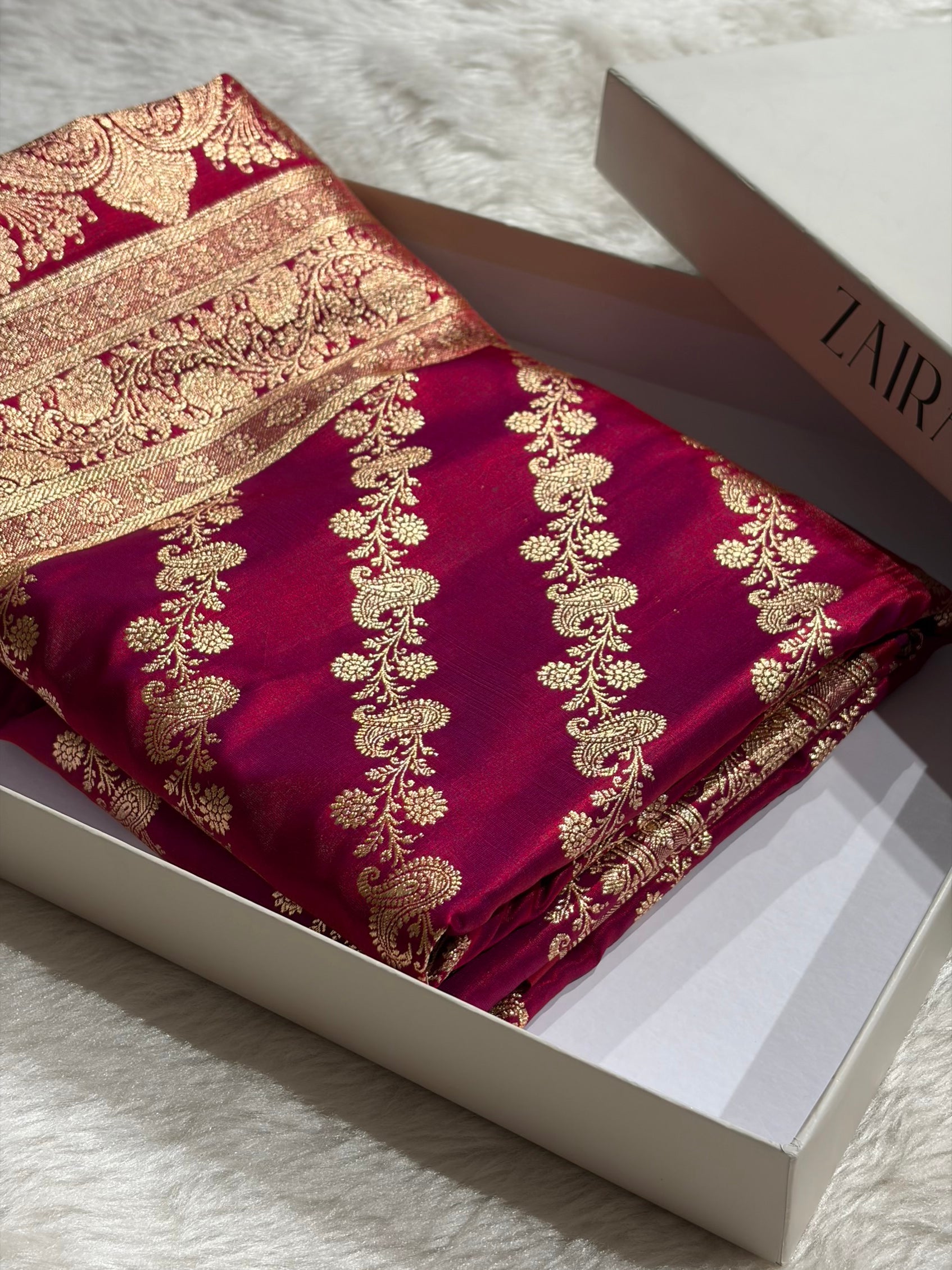 Banarasi Magentic Red Shades Cross Pattern Banarasi Satin Silk Saree SS51