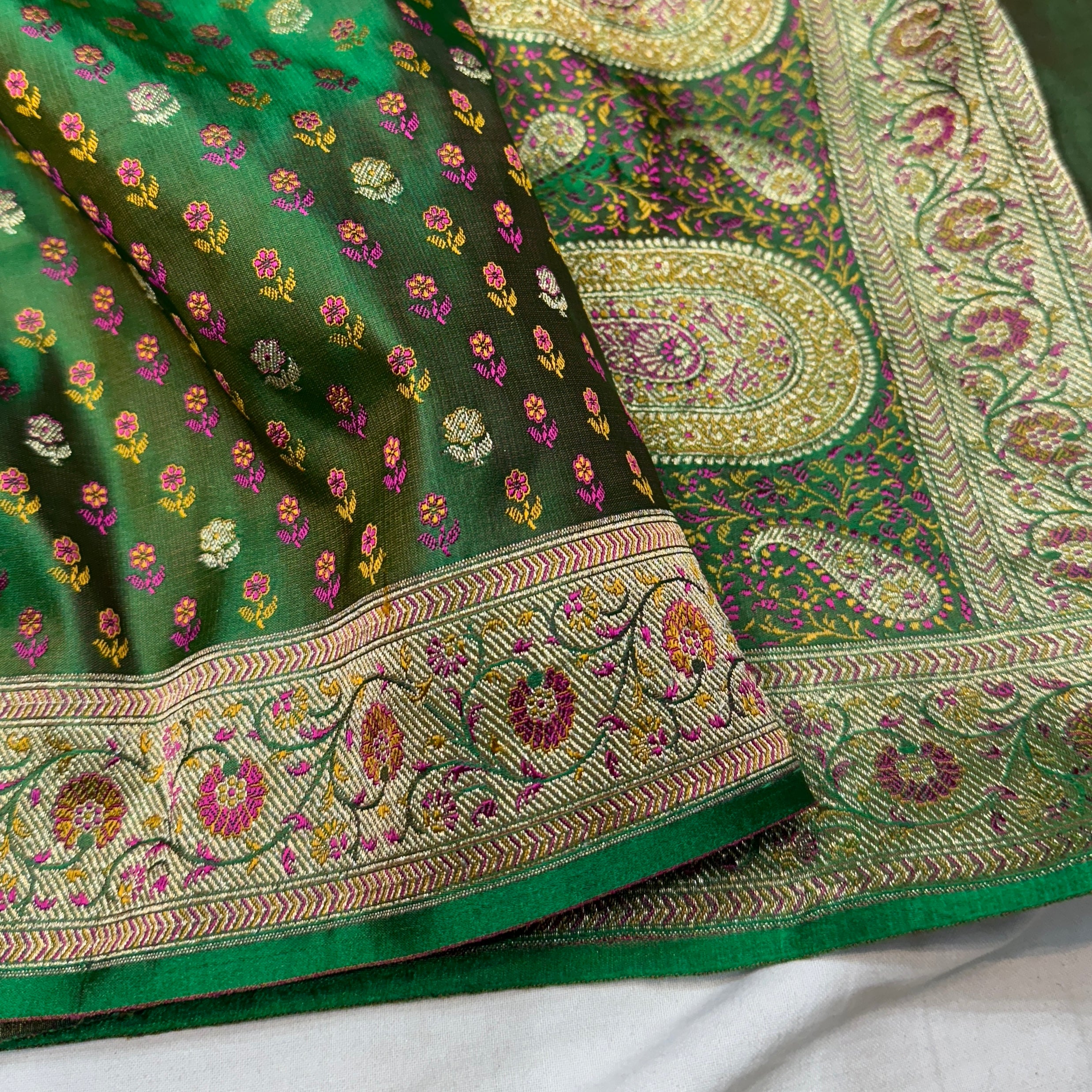Dual tone Green Tanchoi Minakari booti Katan Silk Saree SKTM-01