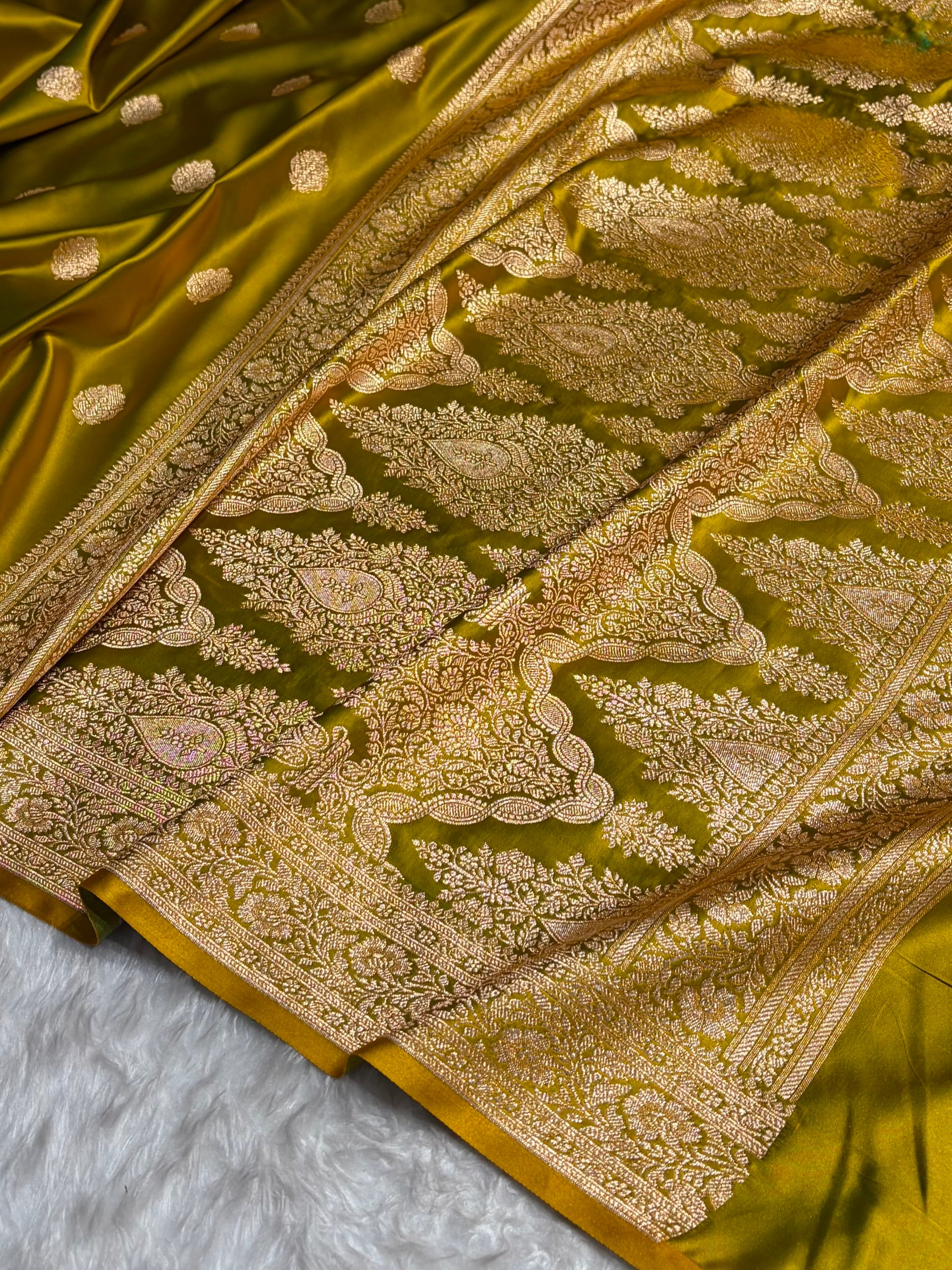 Liril Mehendi Treditional Banarasi Booti Pattern Satin Katan Silk Saree SK65