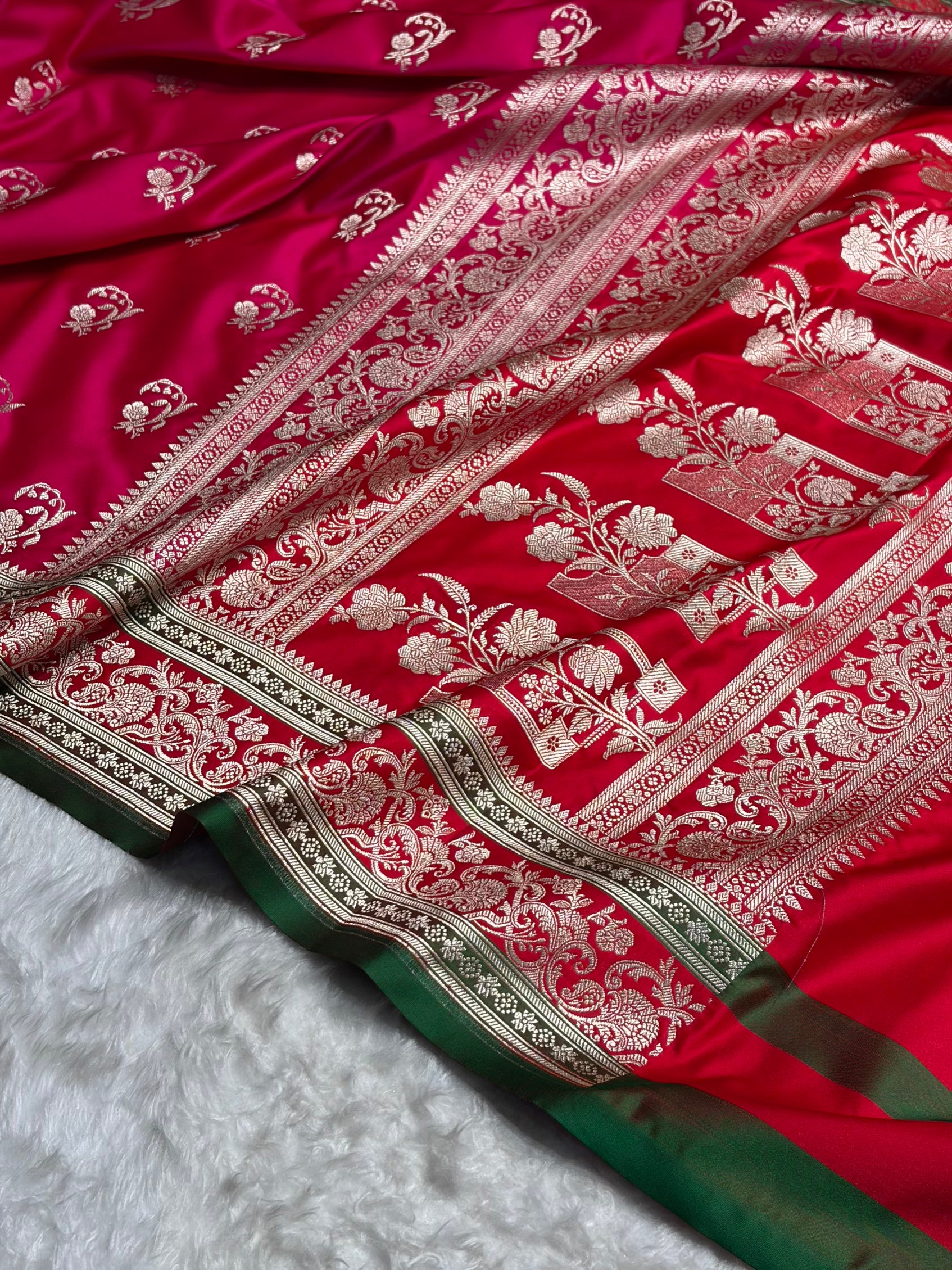 Banarasi Cross Rani With Contrast Red Floral Border Mashru Silk Saree MSM-100