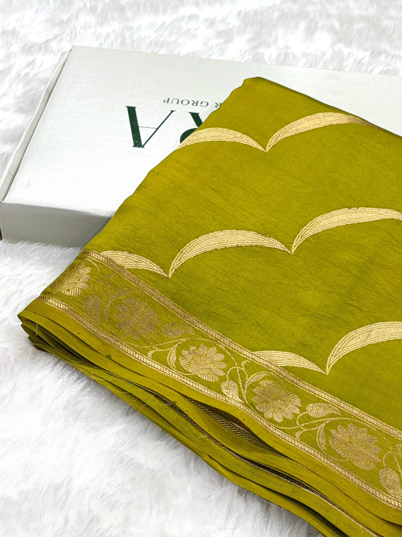 Green Shades Handwoven Pure Paper Silk RM-42