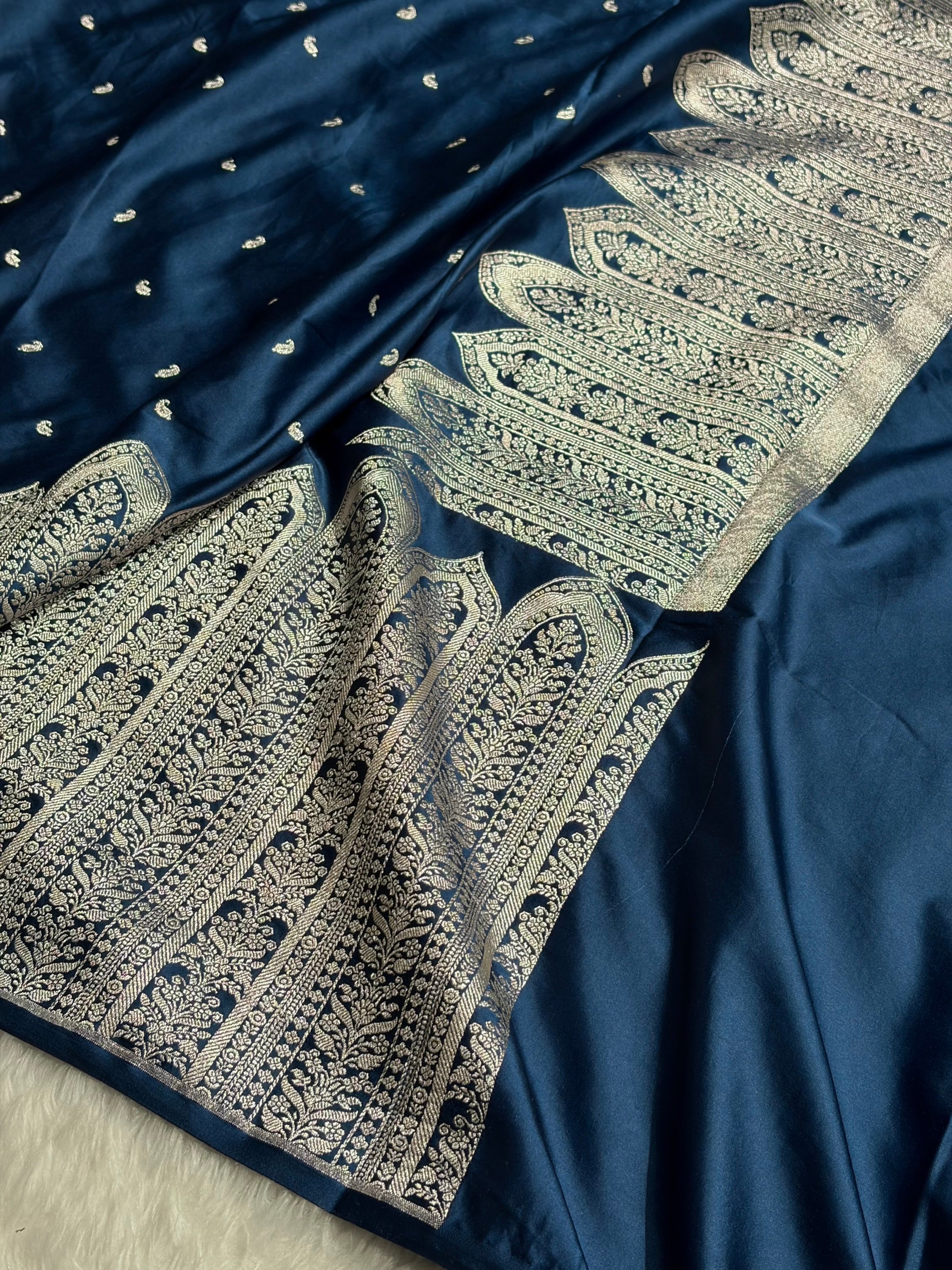 Banarasi Skirt Border In Navy Blue Shades Mashru Silk Saree MS13