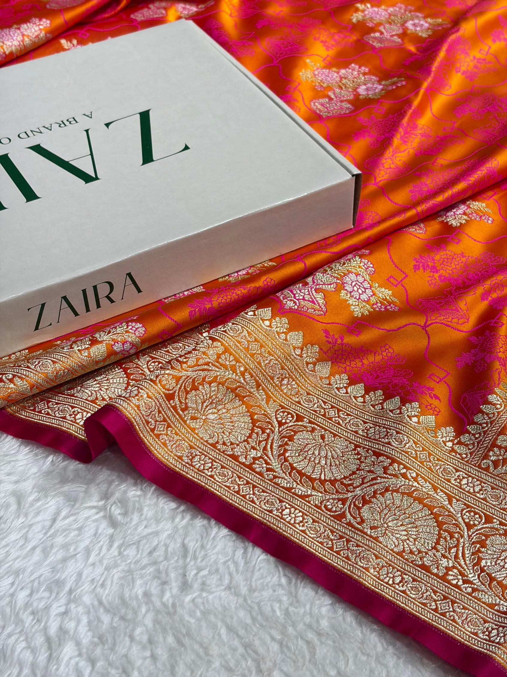 Banarasi Fire Gold Shades Tanchoi Motif Mashru Silk Saree