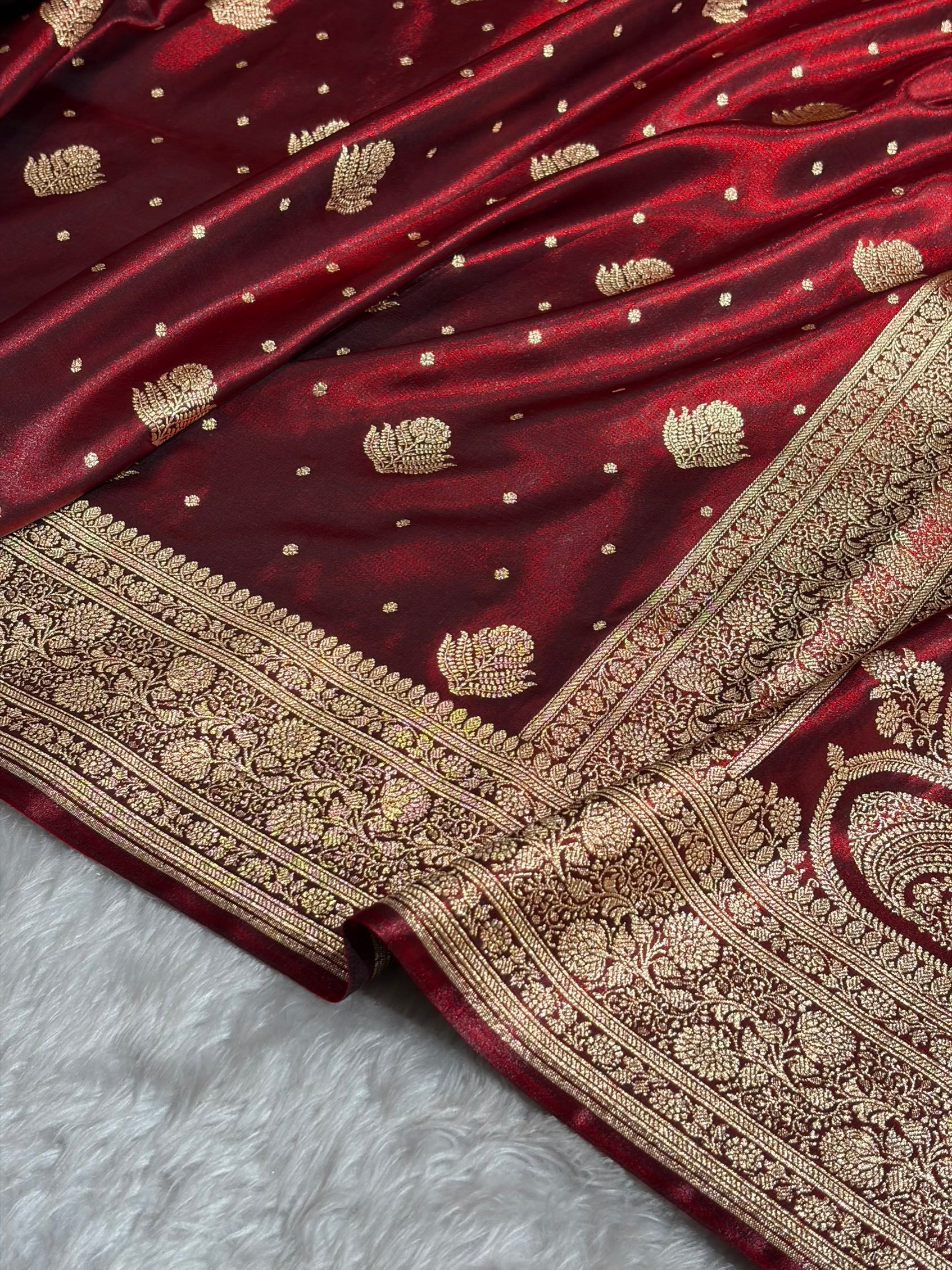 Banarasi Maroon Shades Booti Pattern Banarasi Satin Silk Saree SS59