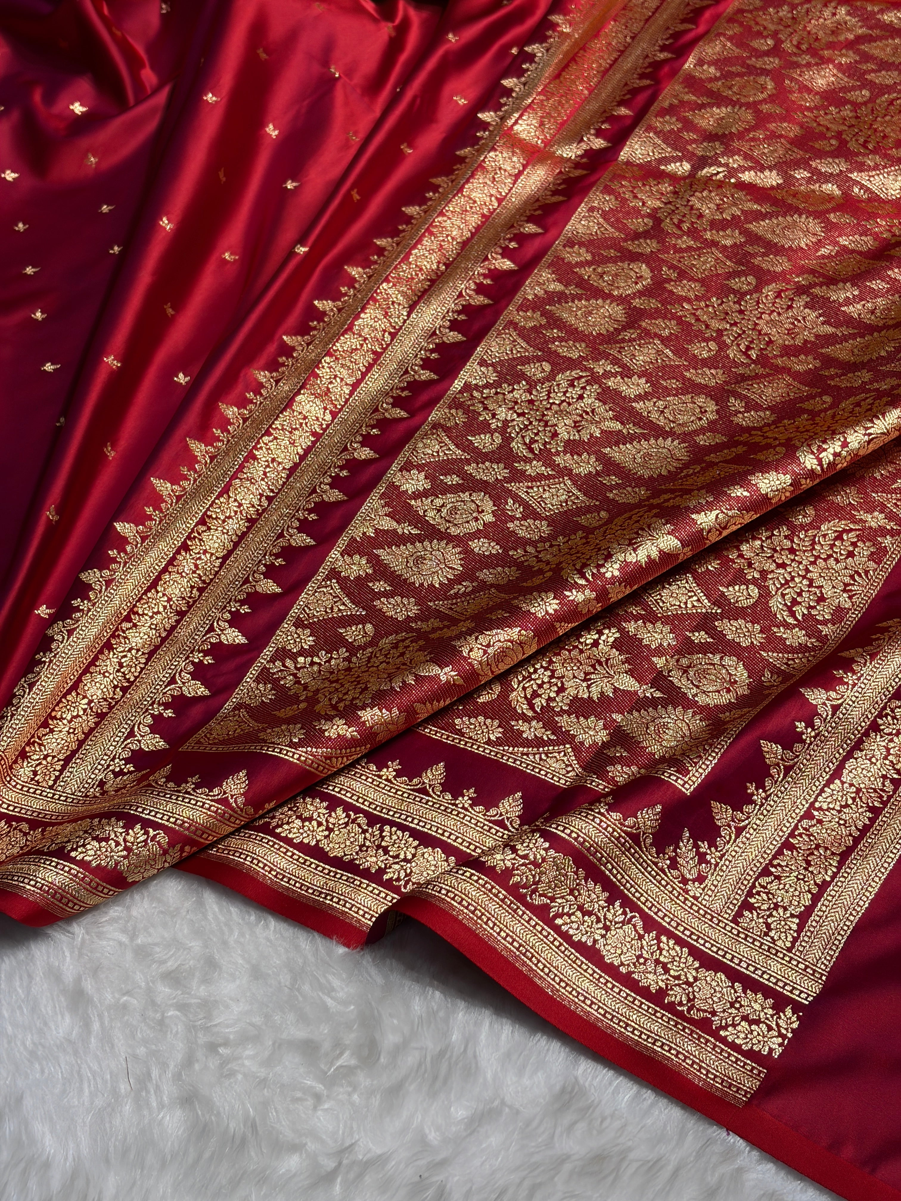 Reddish Magenta Banarasi Booti Katan Silk Saree SKM17