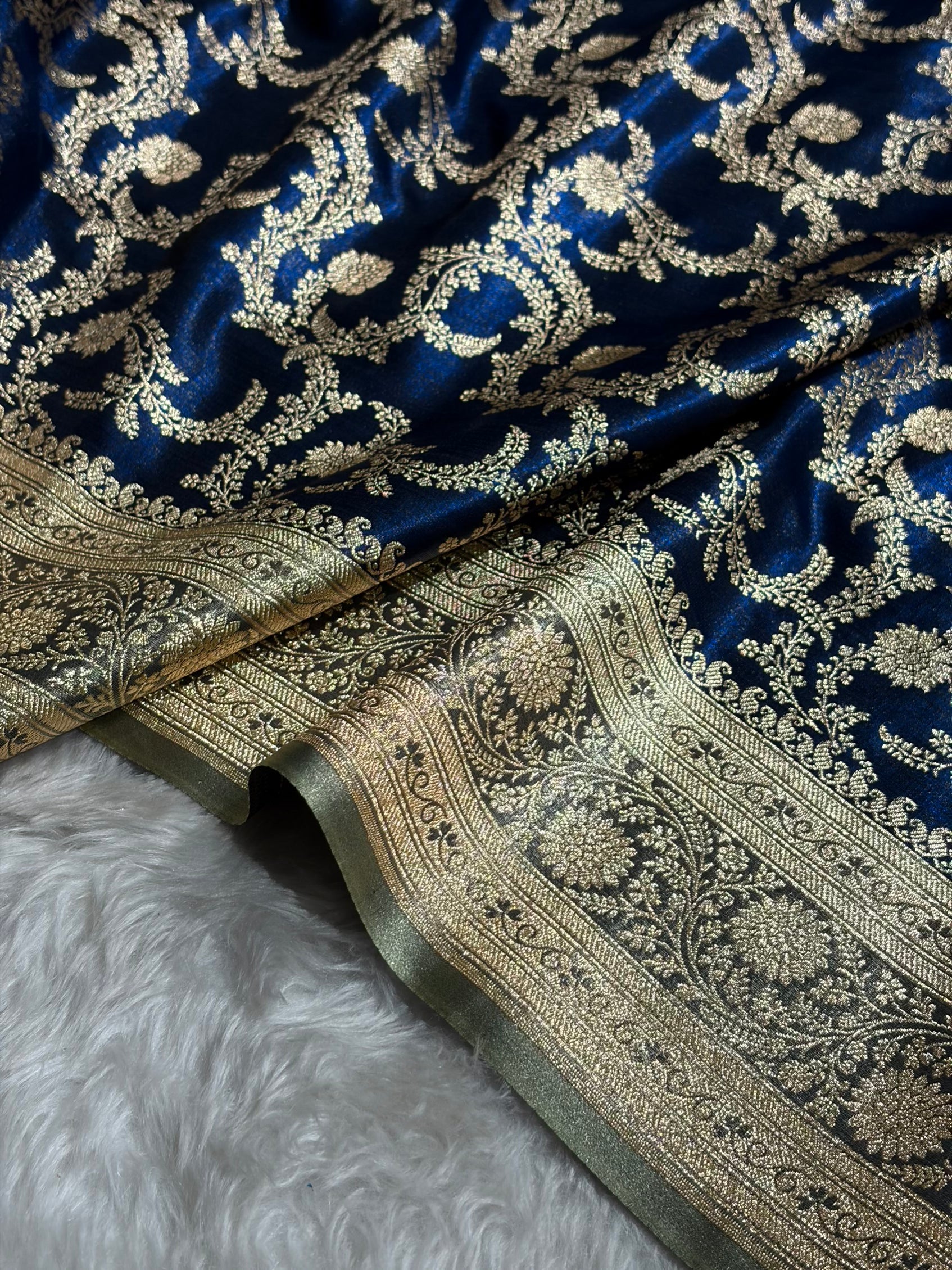 Royal Blue Contrast Shades Jaal Pattern Banarasi Satin Silk Saree SS47