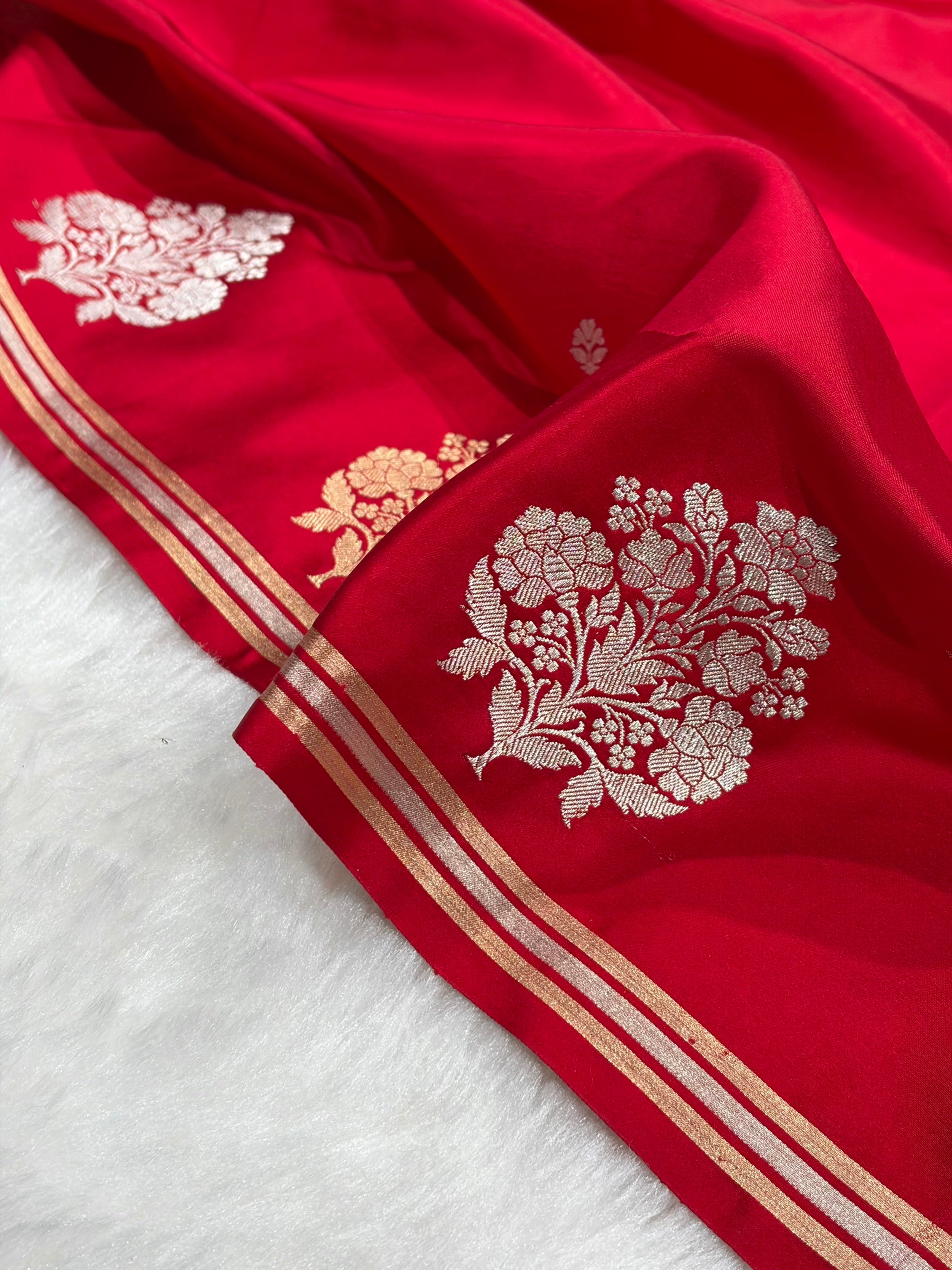 Red Handwoven Kaduwa Pure Katan Paper Silk RM-01