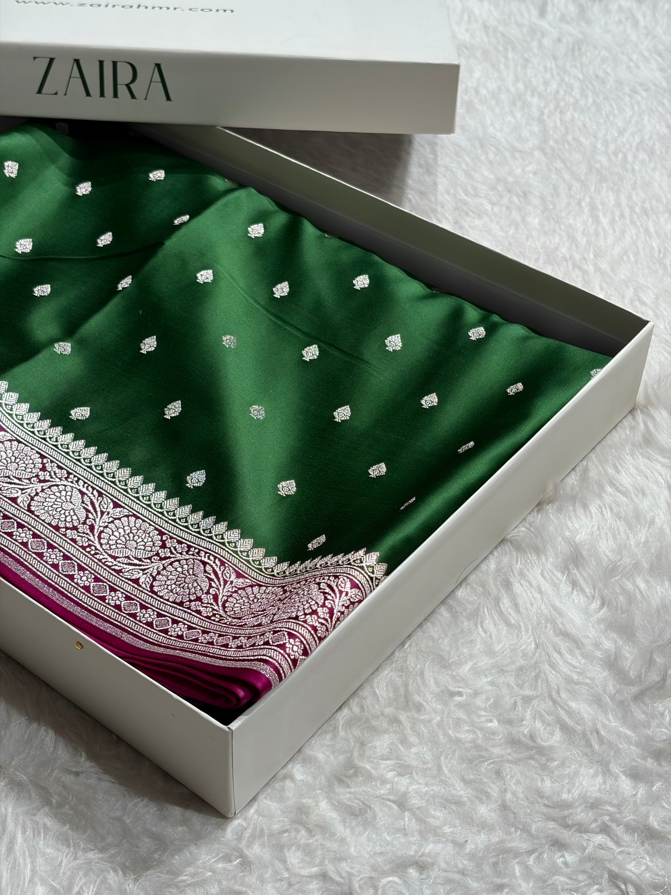 Bottle Green Shades With Contrast Rani Border Booti Mashru Silk Saree MS79