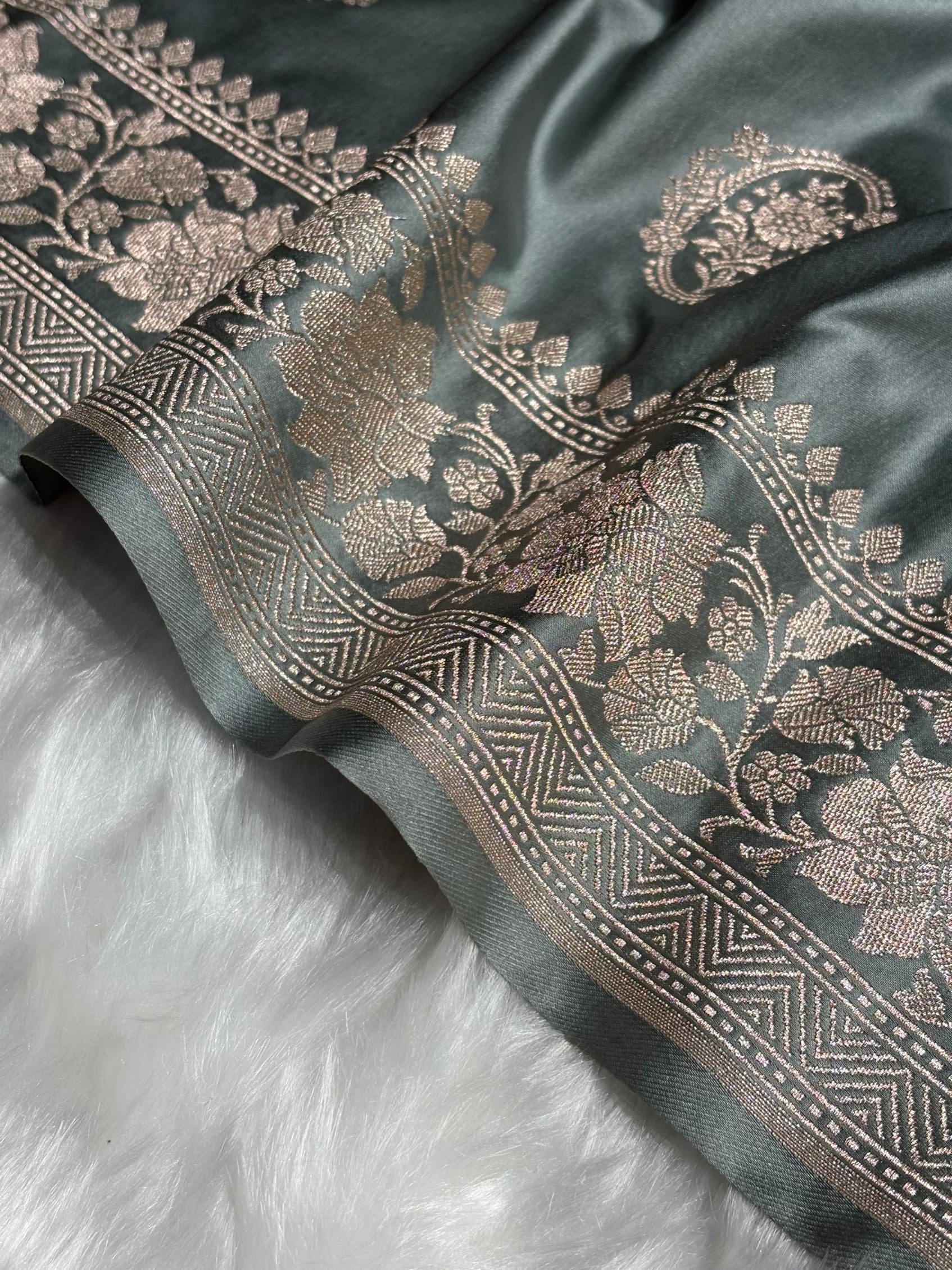 Pastel Gray Boota Mashru Silk Saree MS24