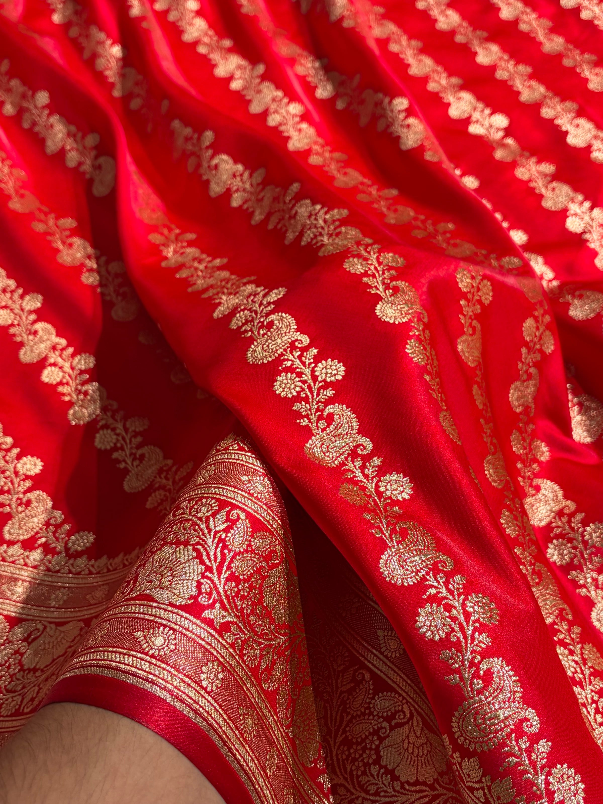 Banarasi Red Shades Cross Pattern Banarasi Satin Silk Saree SS51