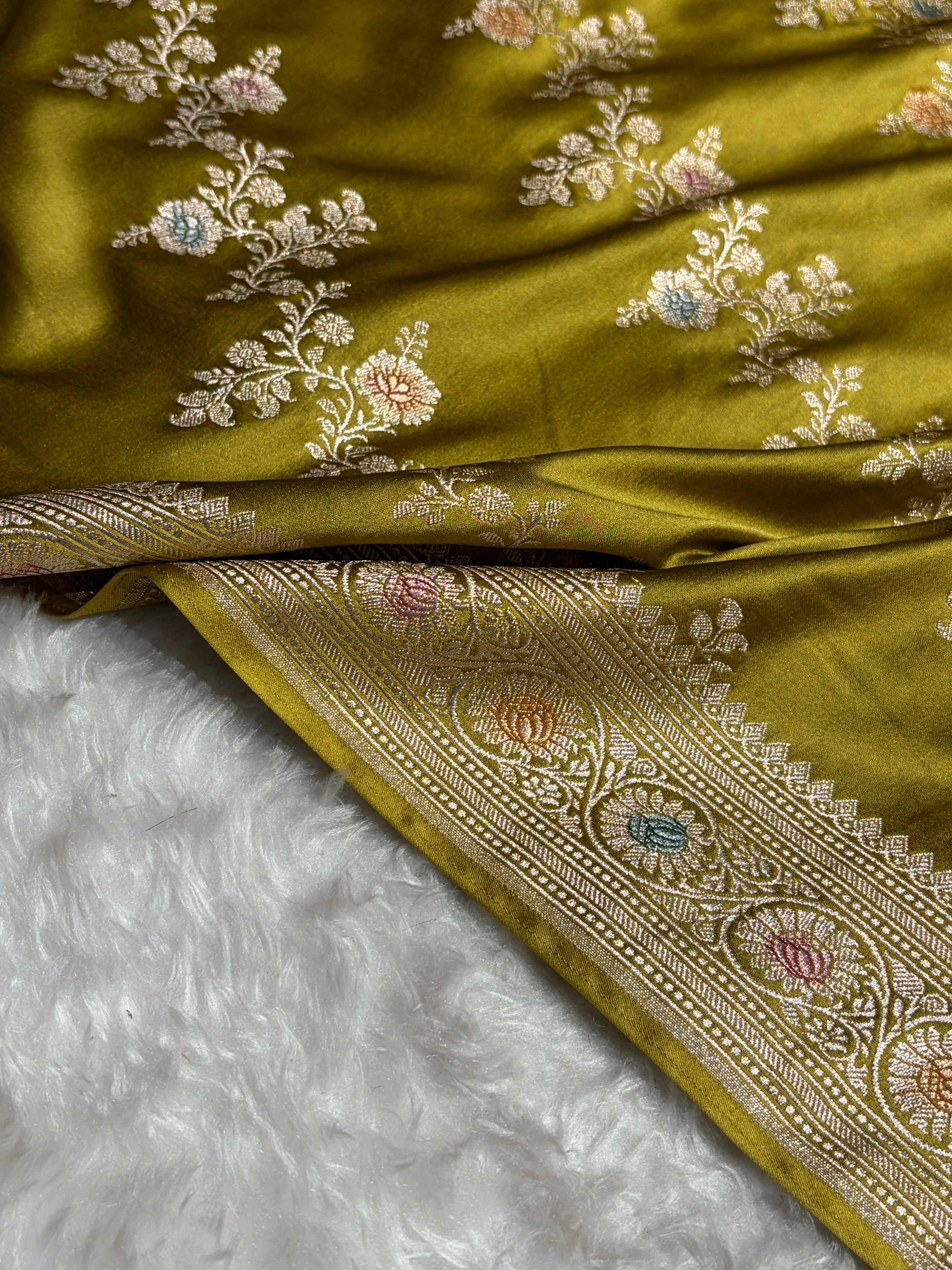 Mehendi Minakari Banarasi Cross Mashru Silk Saree MS01