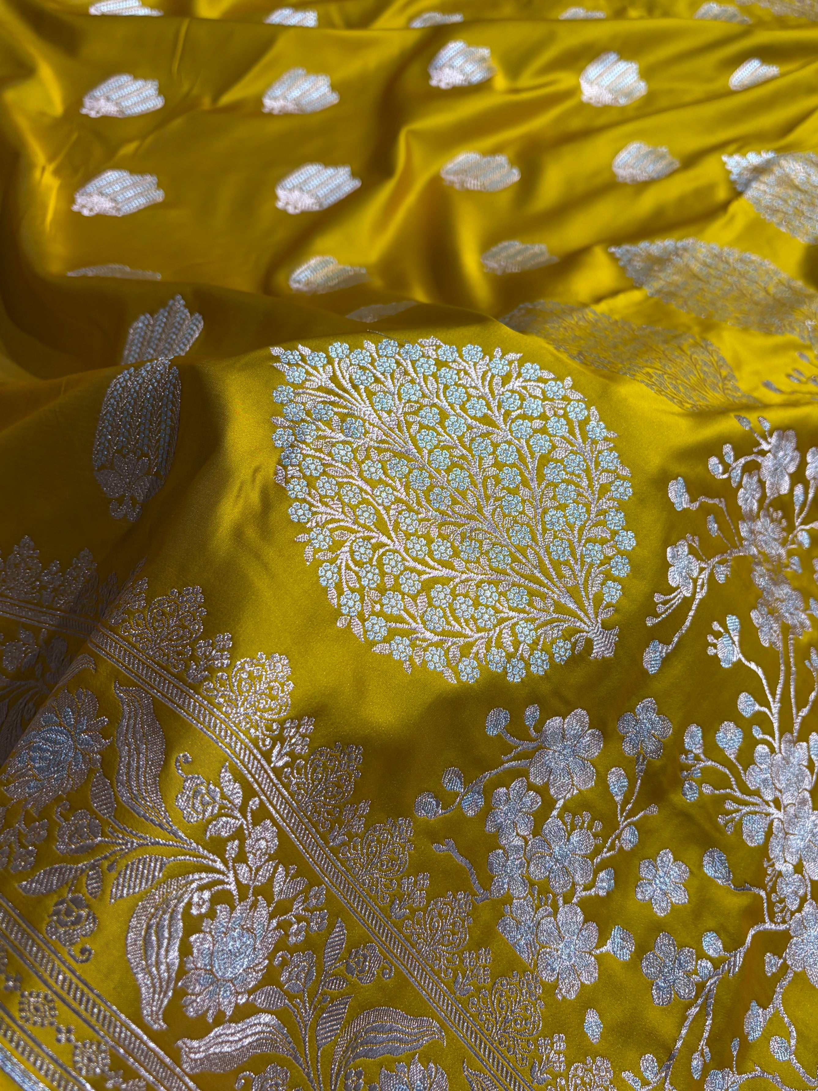 Mustard Gold Shades Banarasi Boota Pattern Minakari Floral Mashru Silk Saree MSM-122