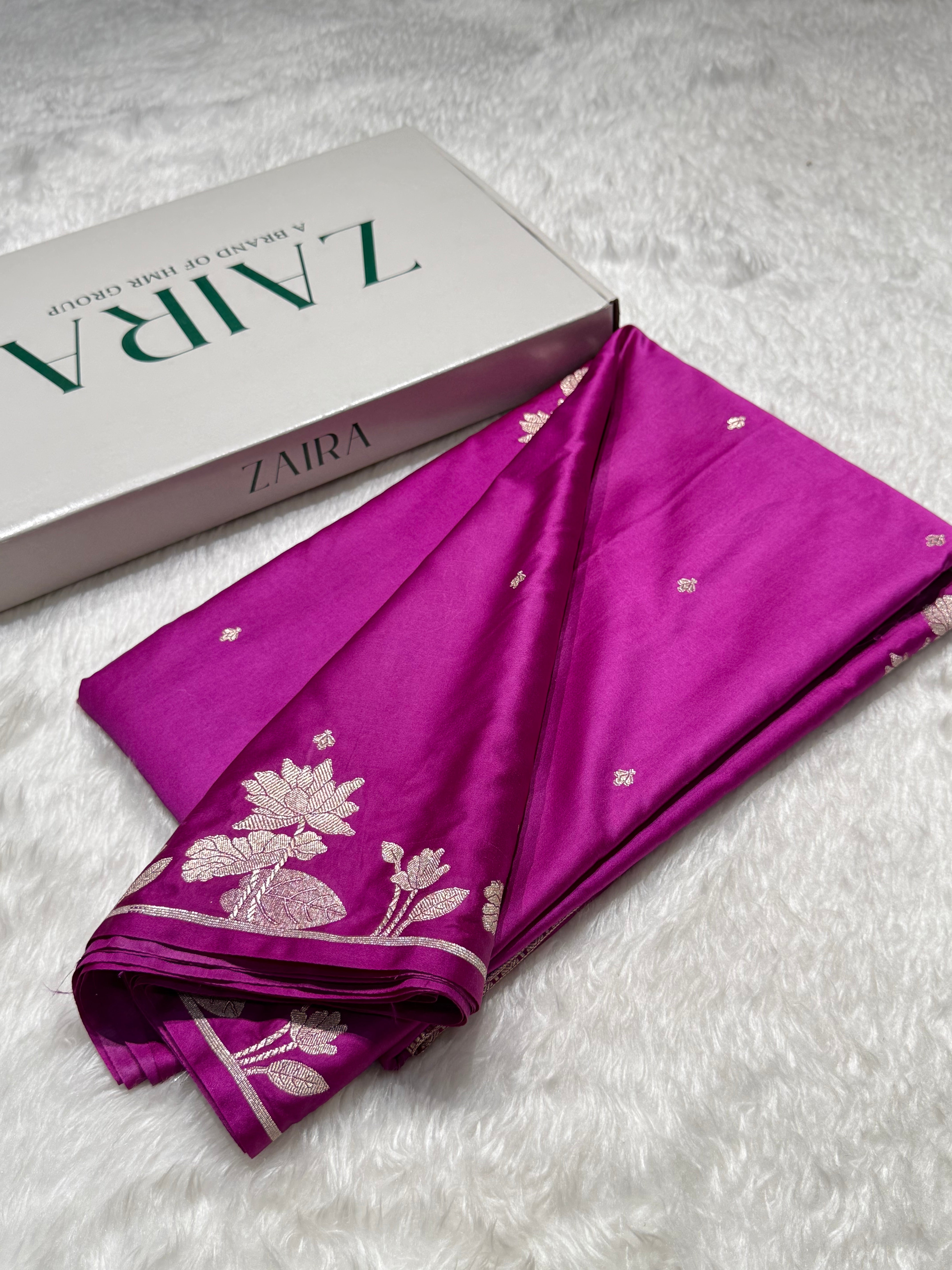Majenta Booti Motif Mashru Silk Saree