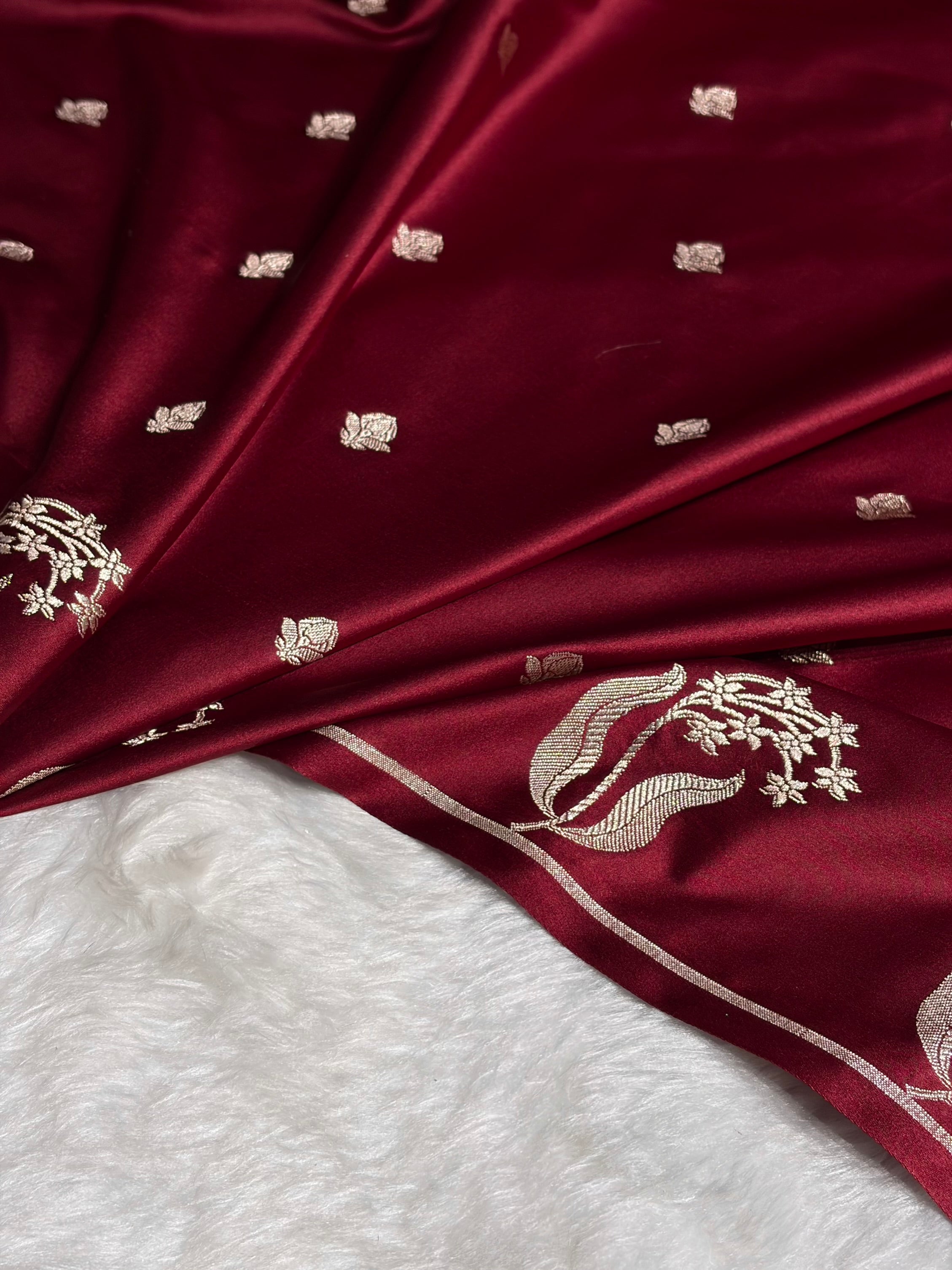 Garnet Shades Floral Border Booti Mashru Silk Saree MS74