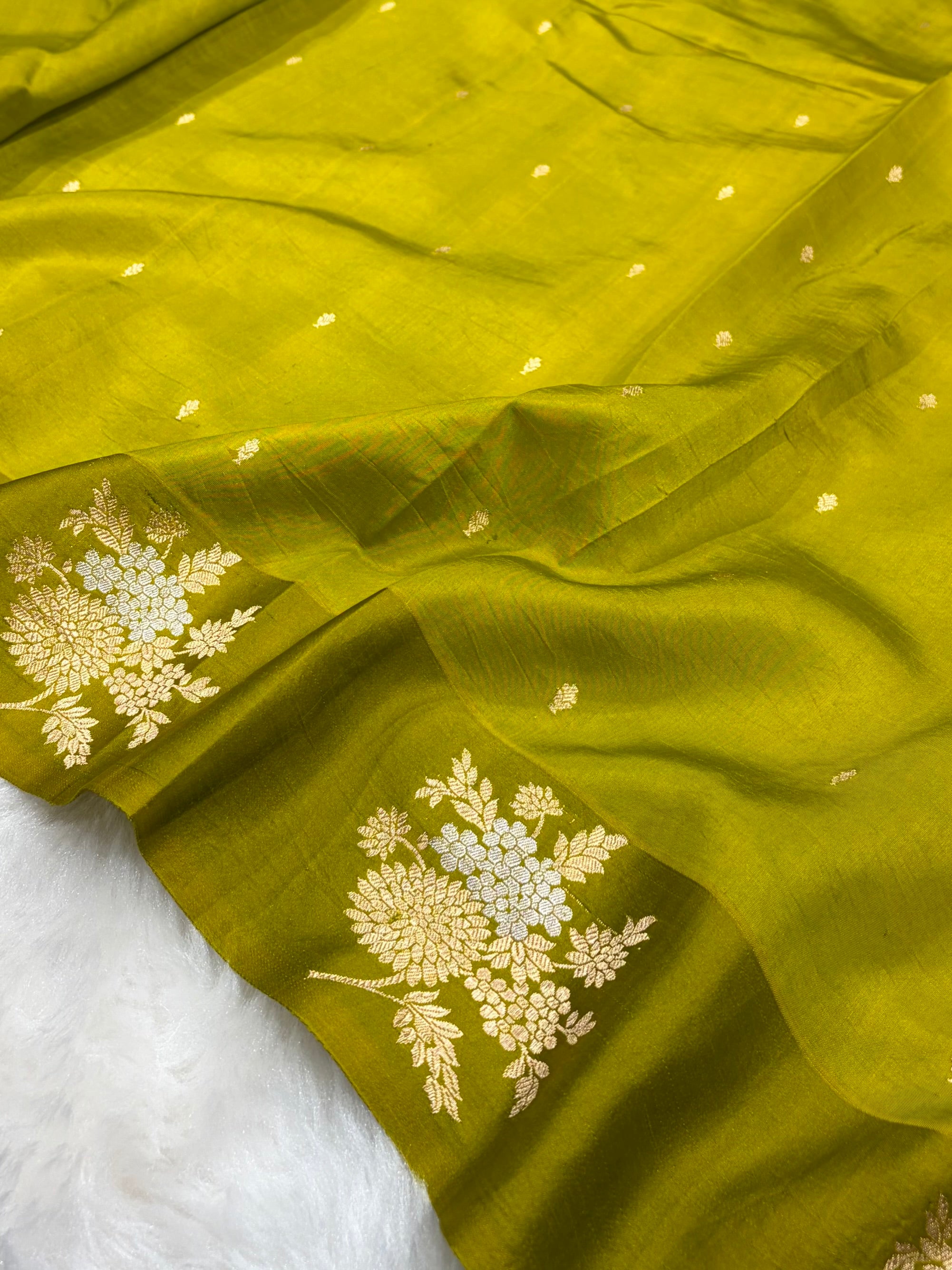 Banarasi Mehendi Green Shades Meena Boota Handwoven Pure Paper Silk RM-72