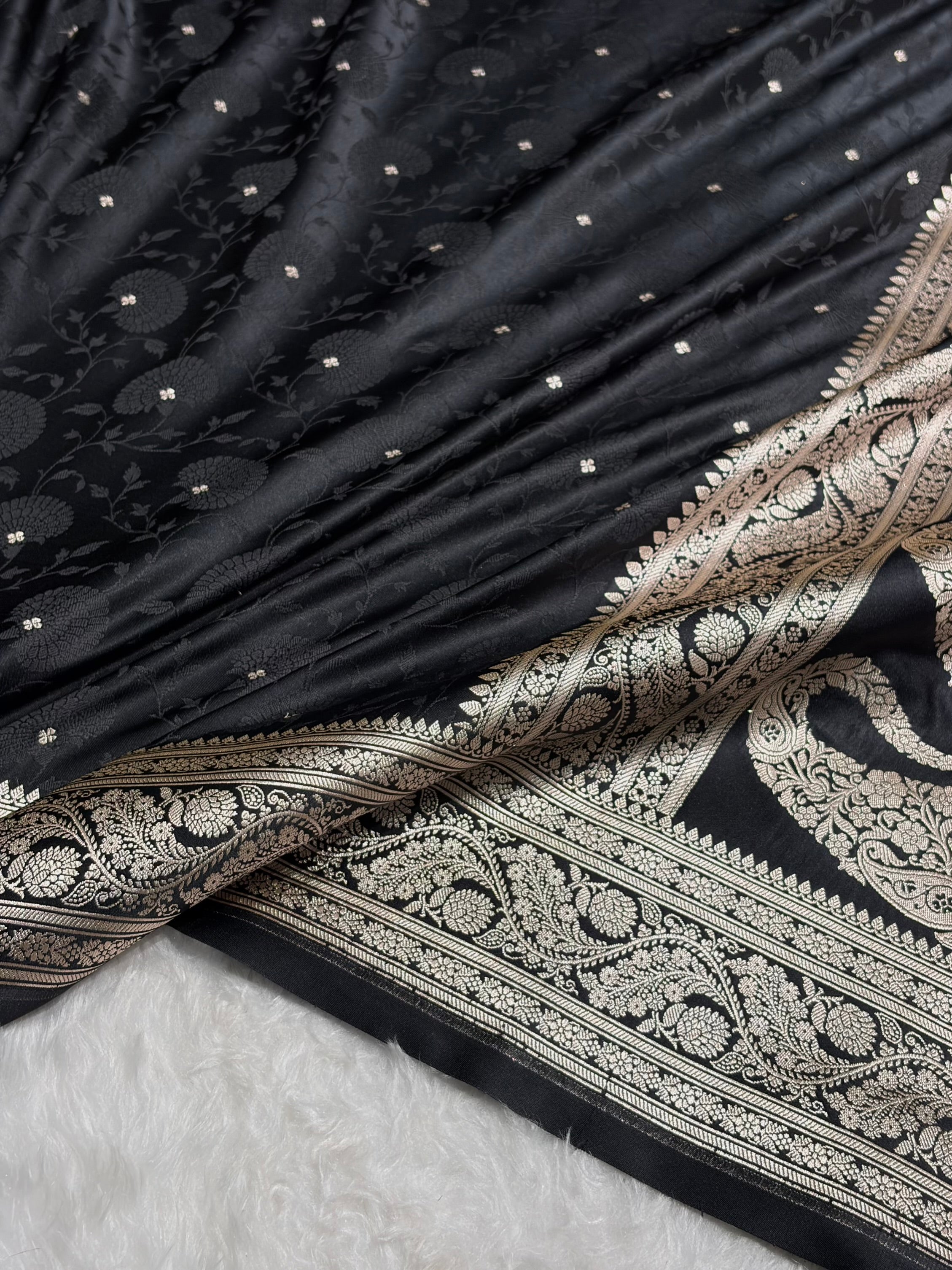 Black Shades Tanchoi Motif Mashru Silk Saree MST-11