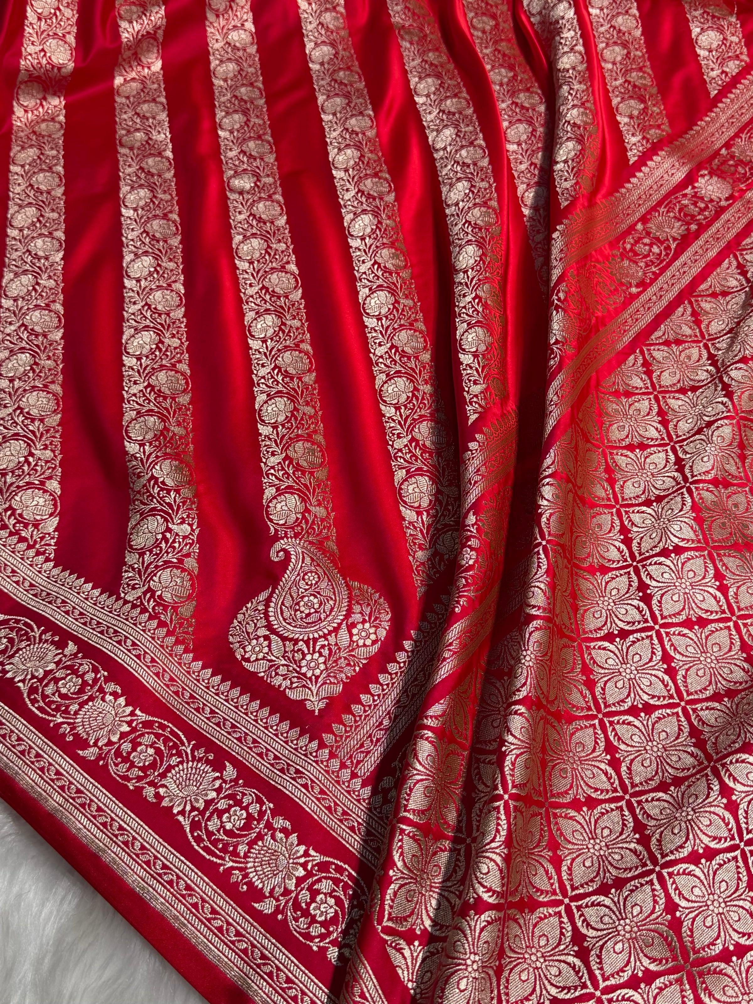 Red Shades Banarasi Cross Pattern Floral Mashru Silk Saree MSM-102