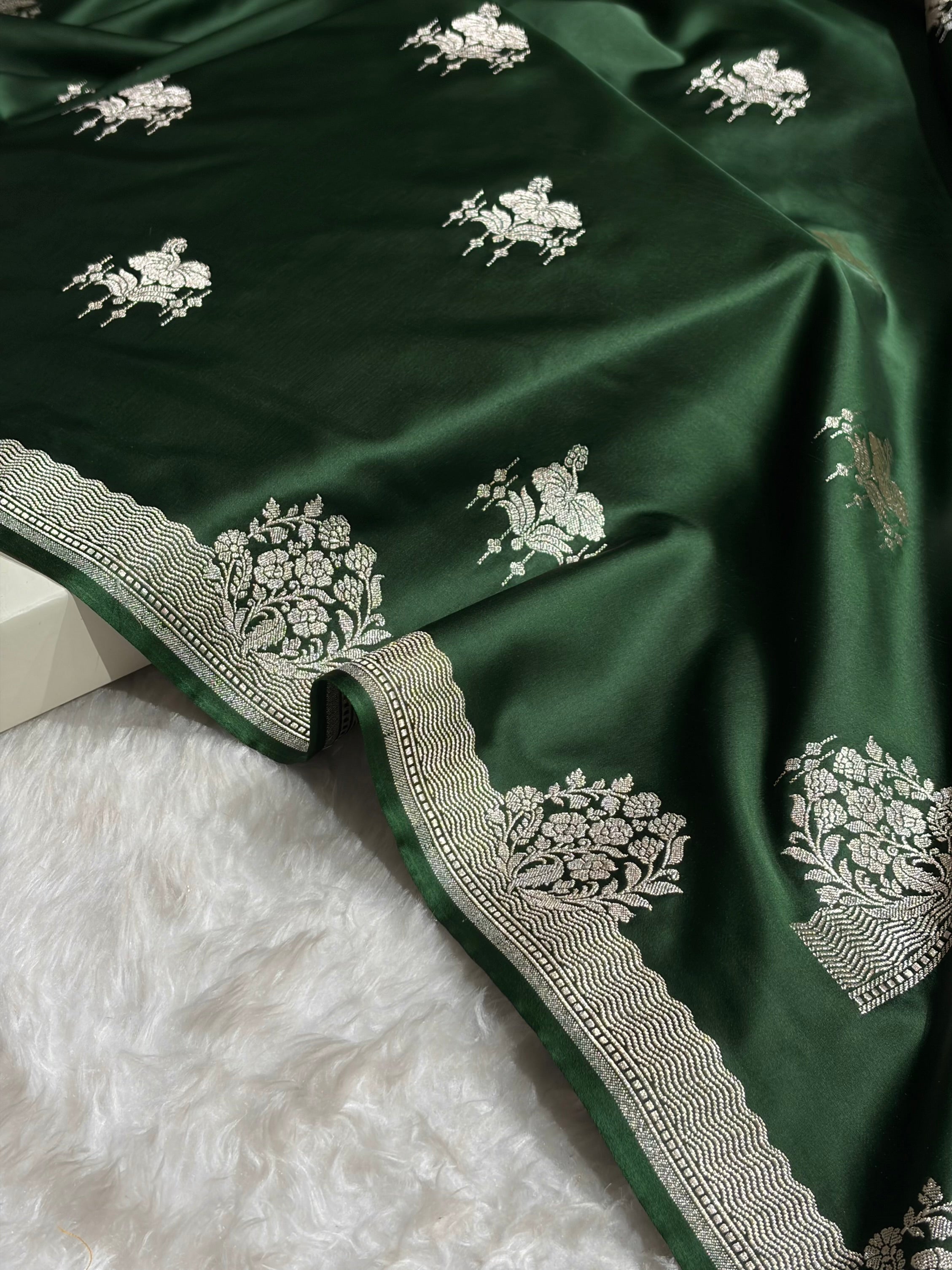 Banarasi Bottle Green Shades Floral Mashru Silk Saree MS87