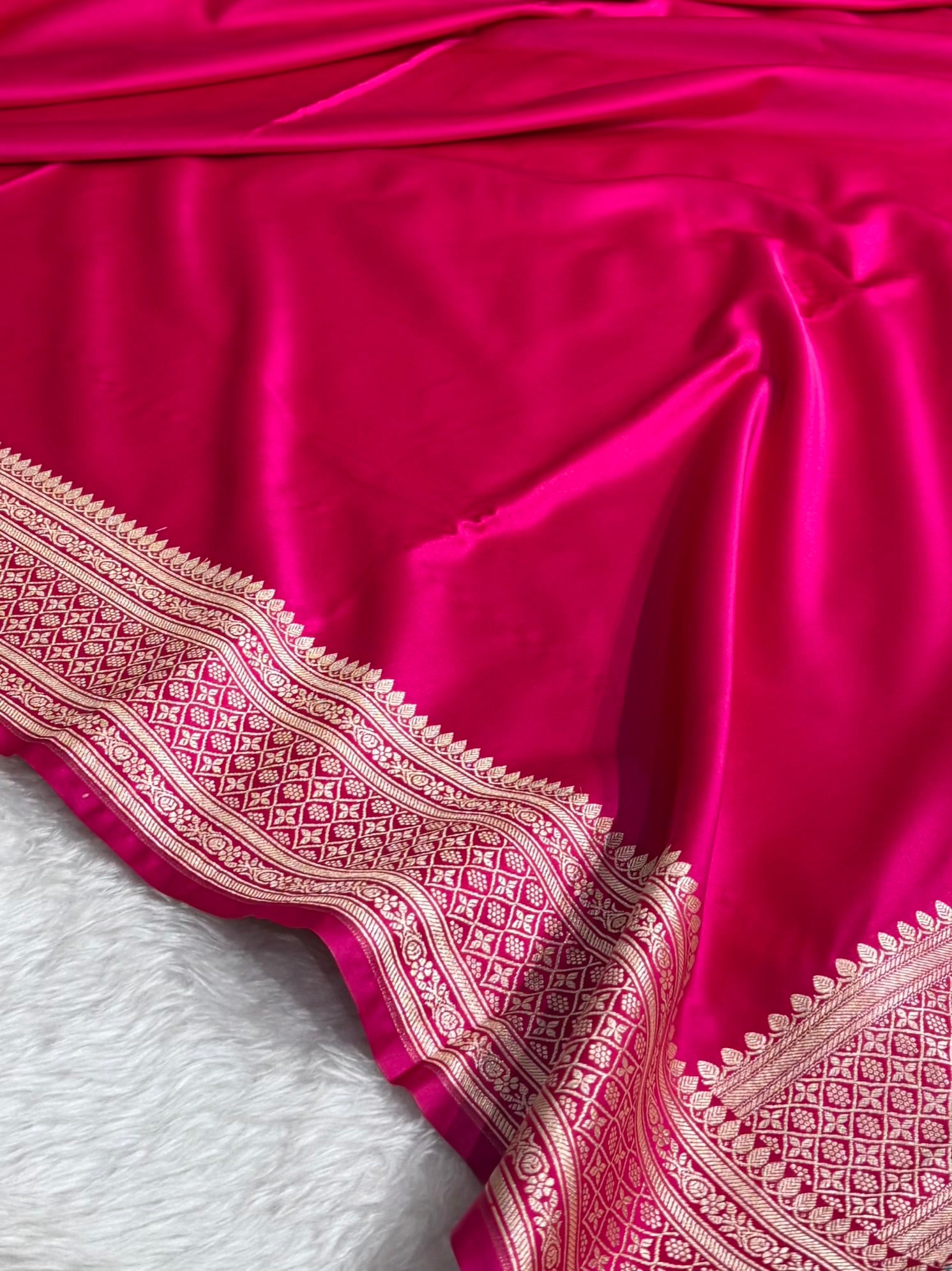 Banarasi Plain Rani Shades With Minakari Pallu Mashru Silk Saree MS82