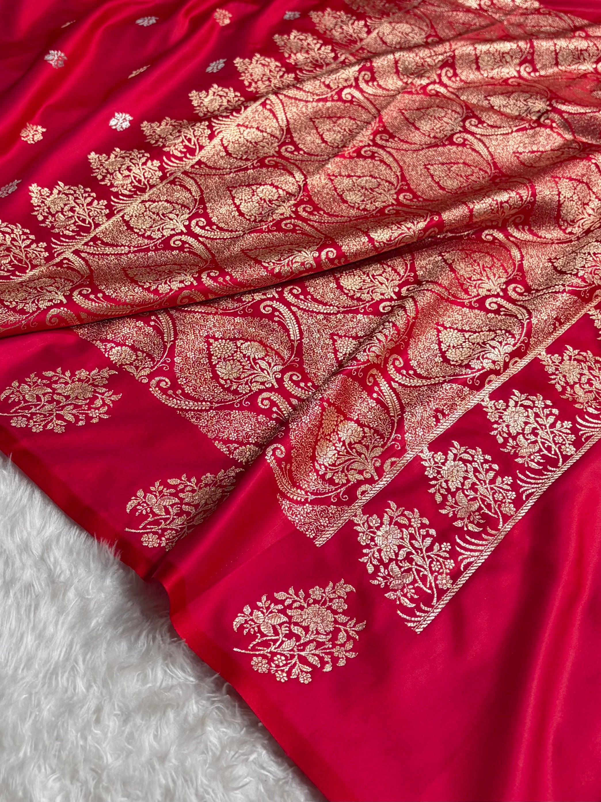 Cross Red Shades Banarasi With Floral Border Mashru Silk Saree MSM-126