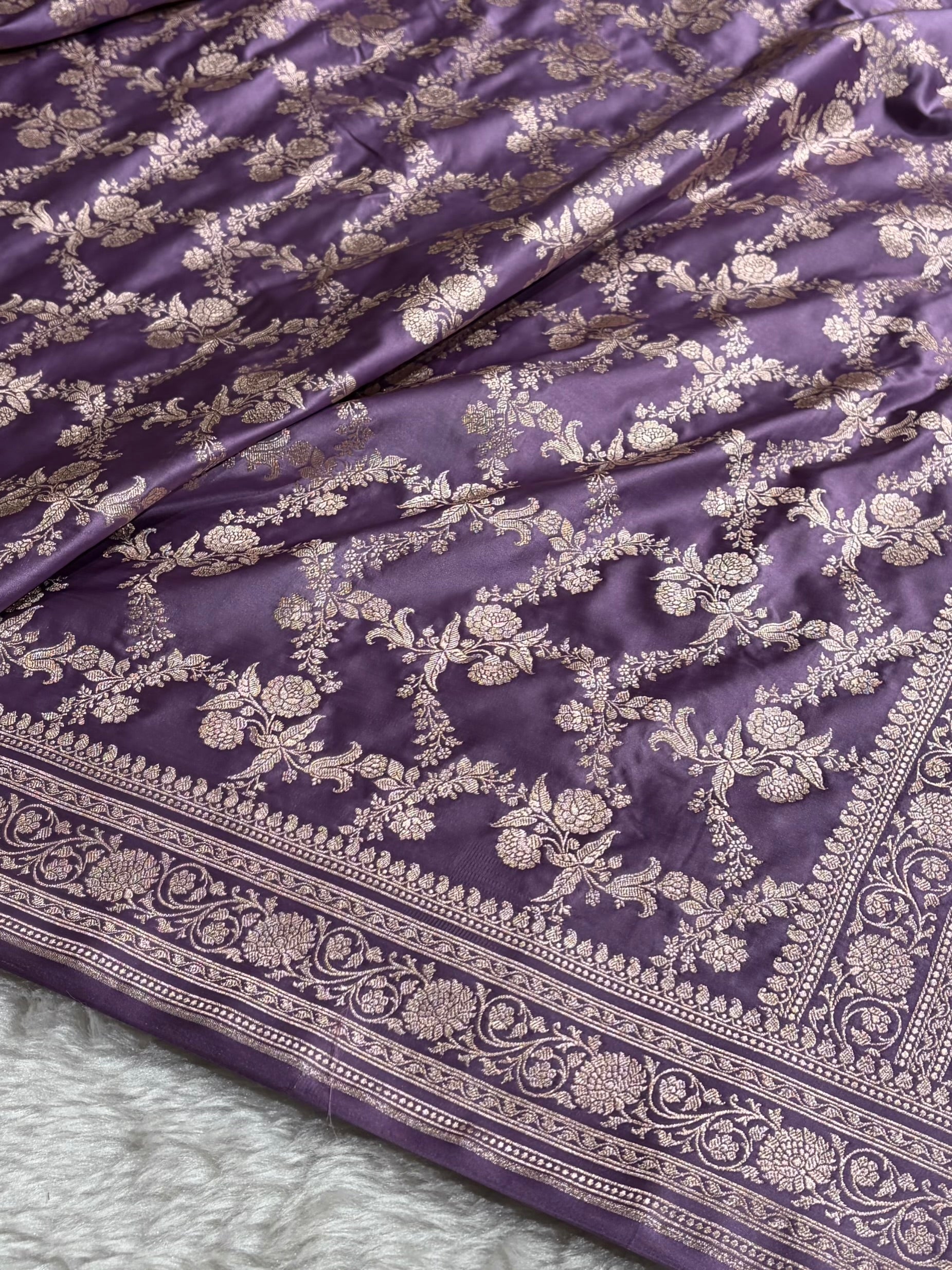 Dark Lavender Shades Banarasi With Floral Jaal Pattern Mashru Silk Saree MSM-130