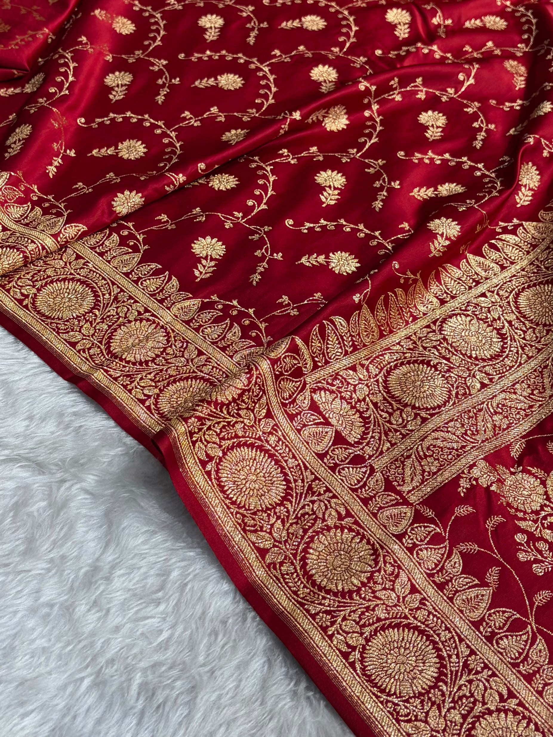 Maroon Shades Jaal Floral Pattern Satin Katan Silk Saree SK81