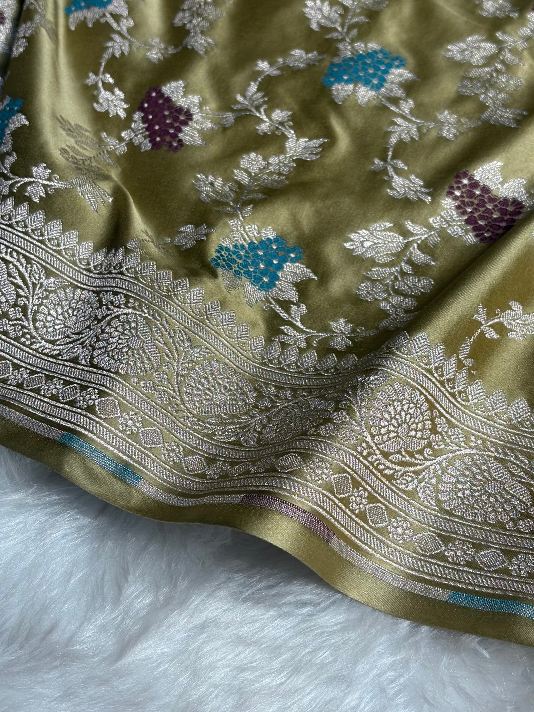Olive Shades Jaal Pattern Mashru Silk Saree MS57