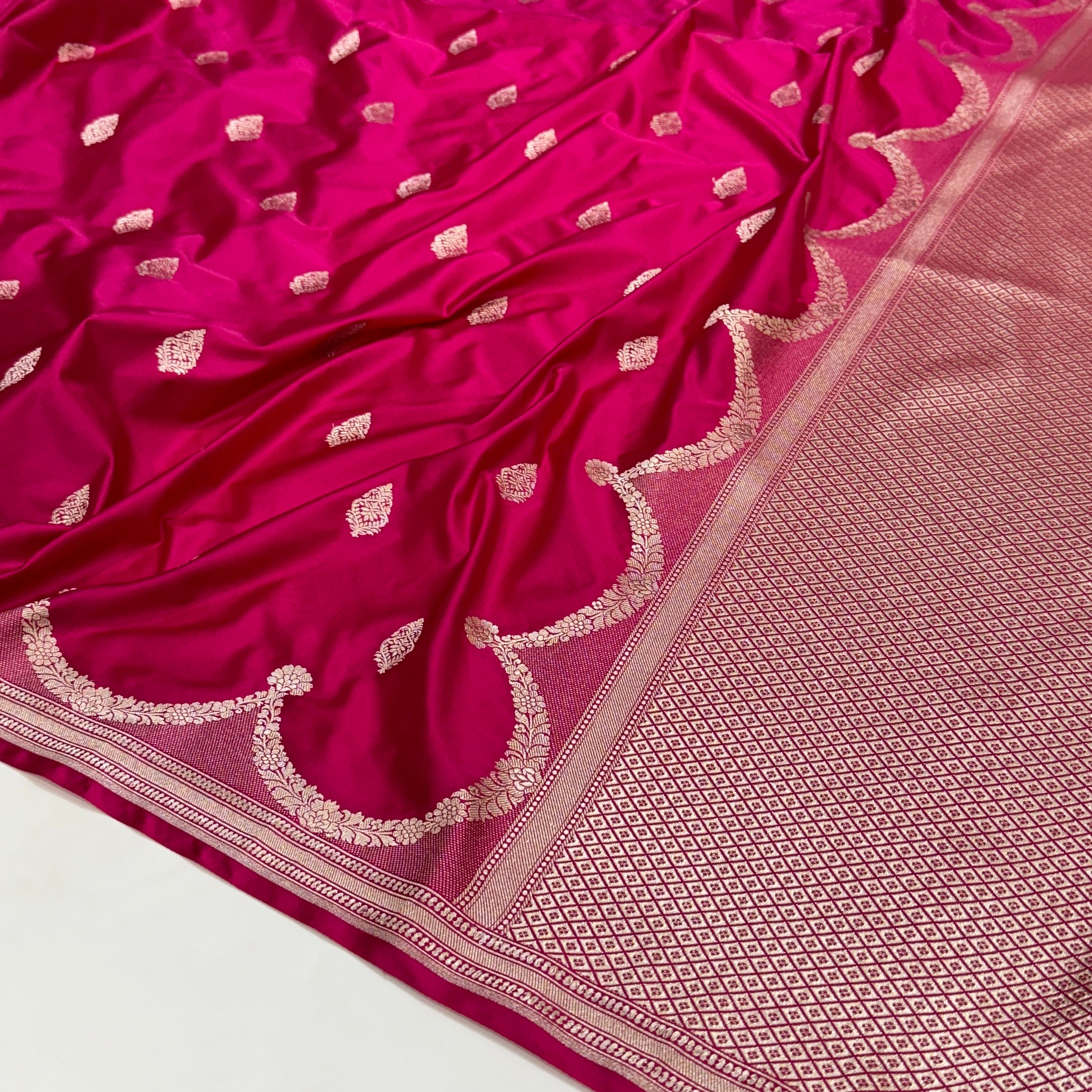 Ruby Pink Scallop Mashru Silk Saree