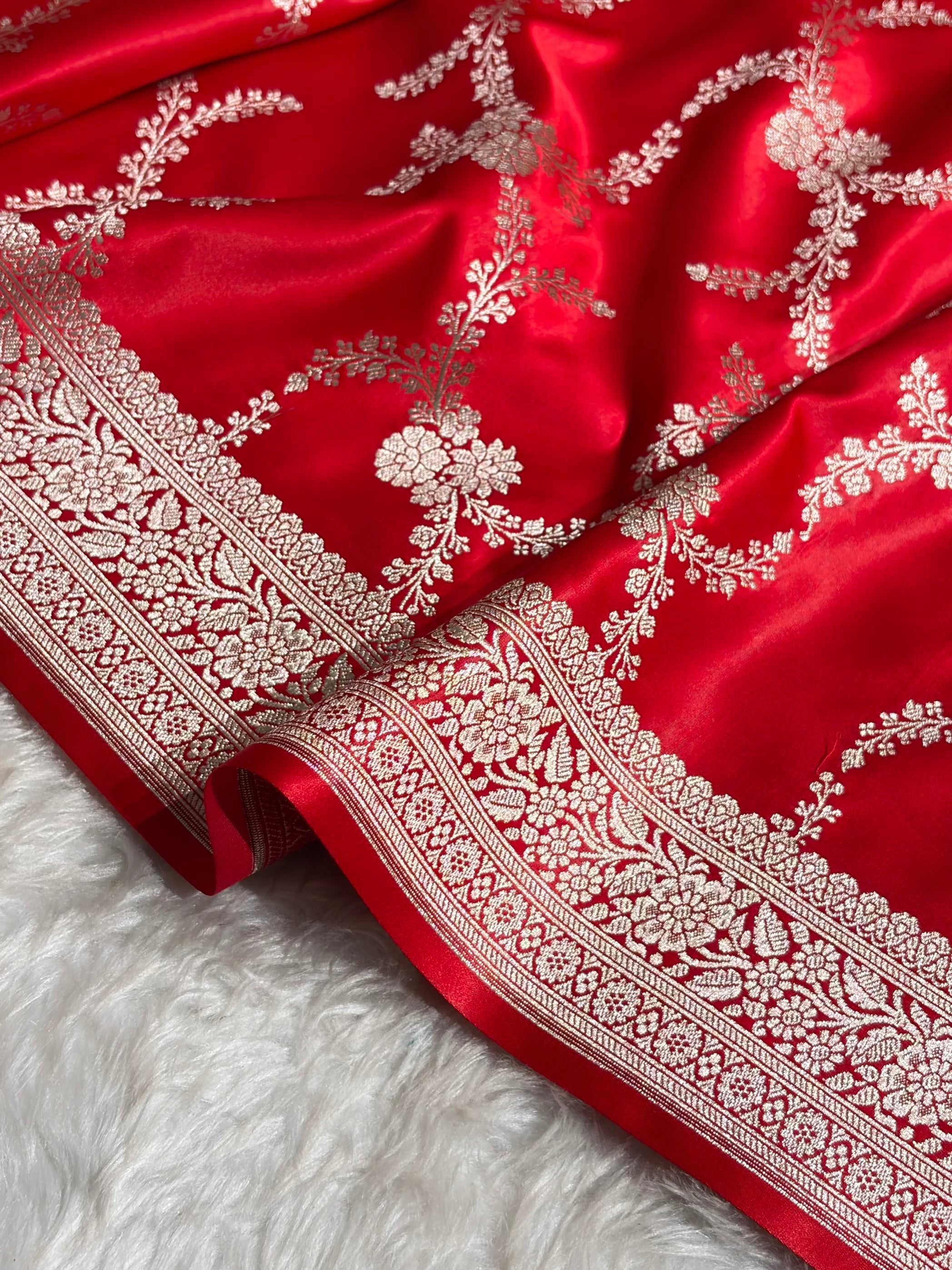 Red Shades Banarasi With Floral Border Mashru Silk Saree MSM-127