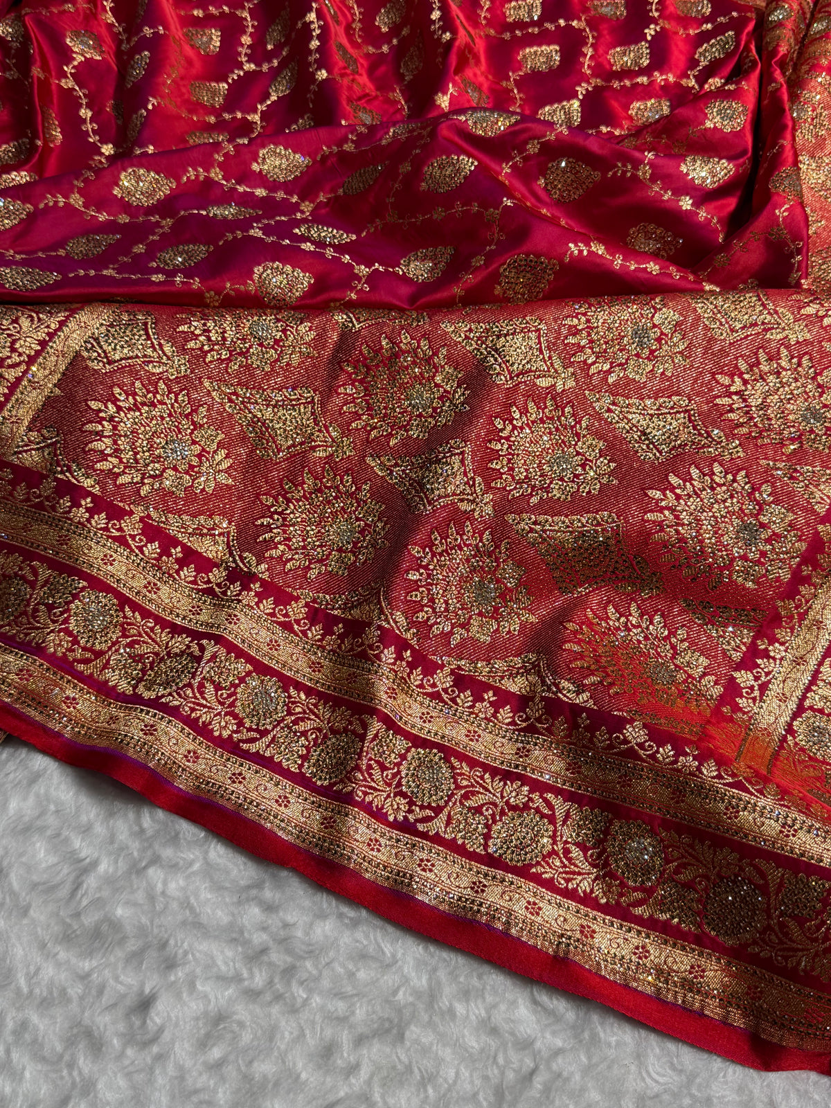 Cross Red Floral Jaal Pattern Satin Katan Silk saree BSK42