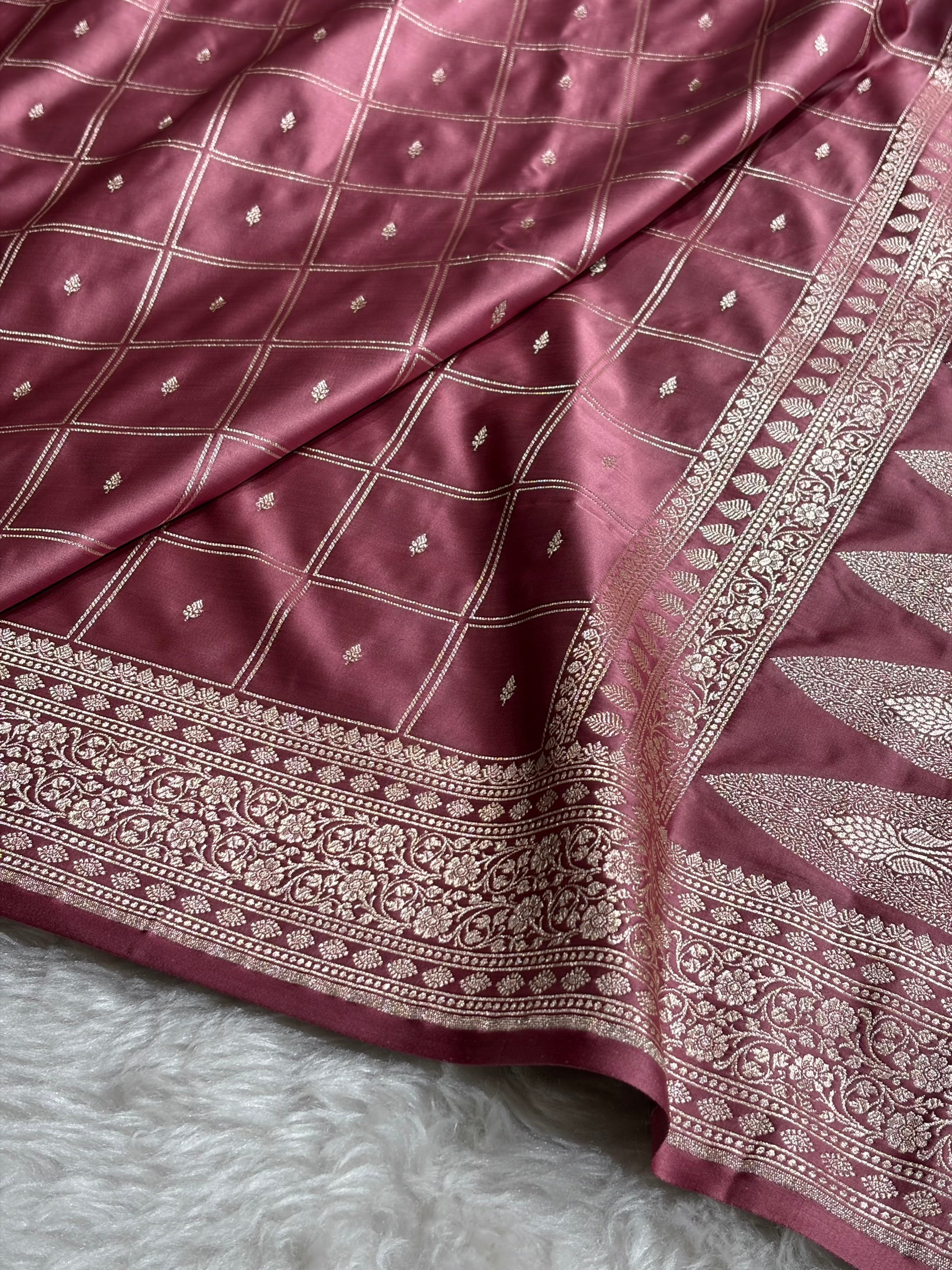 Mauve Shades Banarasi With Floral Border Mashru Silk Saree MSM-124