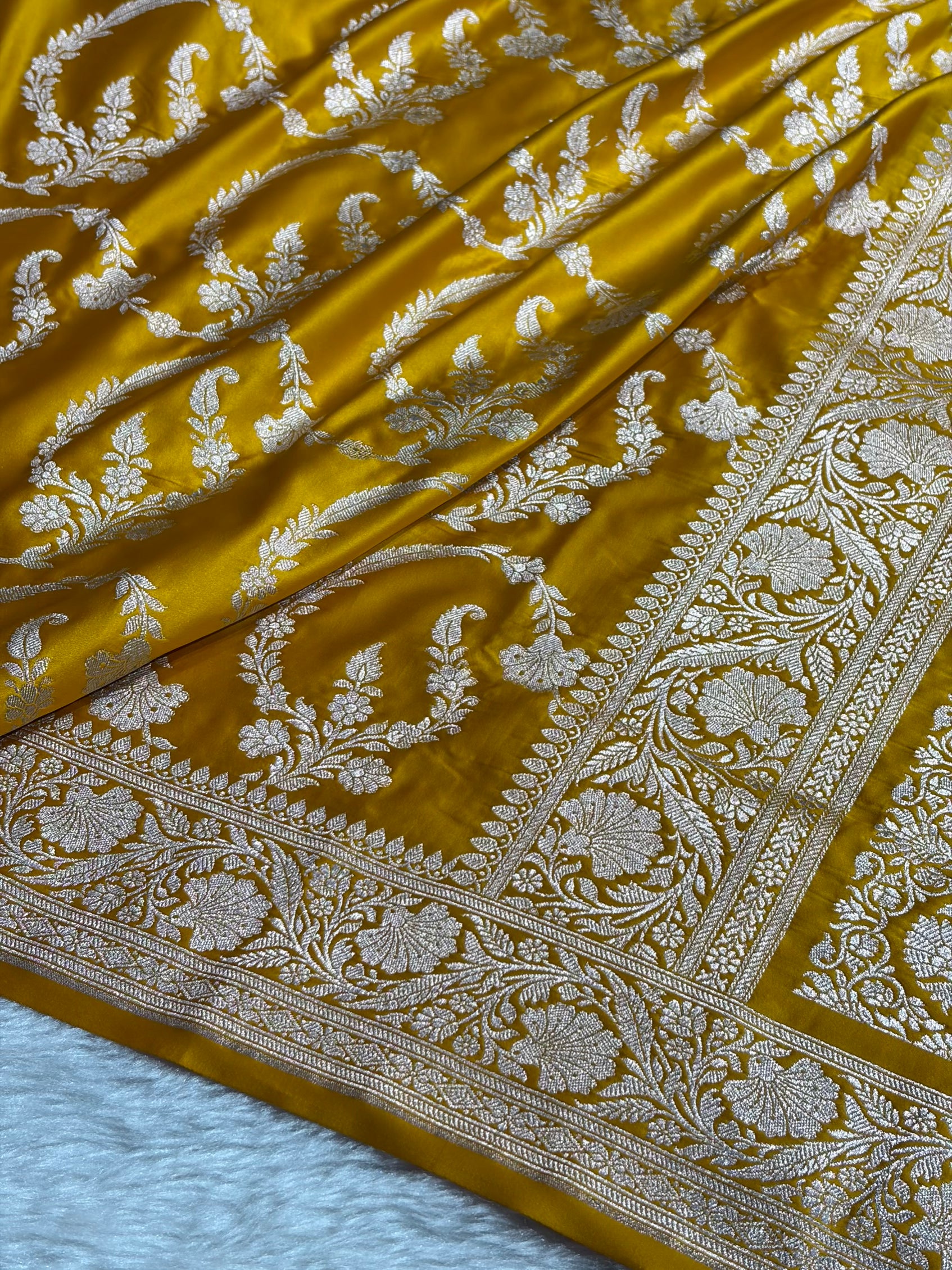 Mustard Shades Banarasi With Floral Jaal Pattern Mashru Silk Saree MSM-132