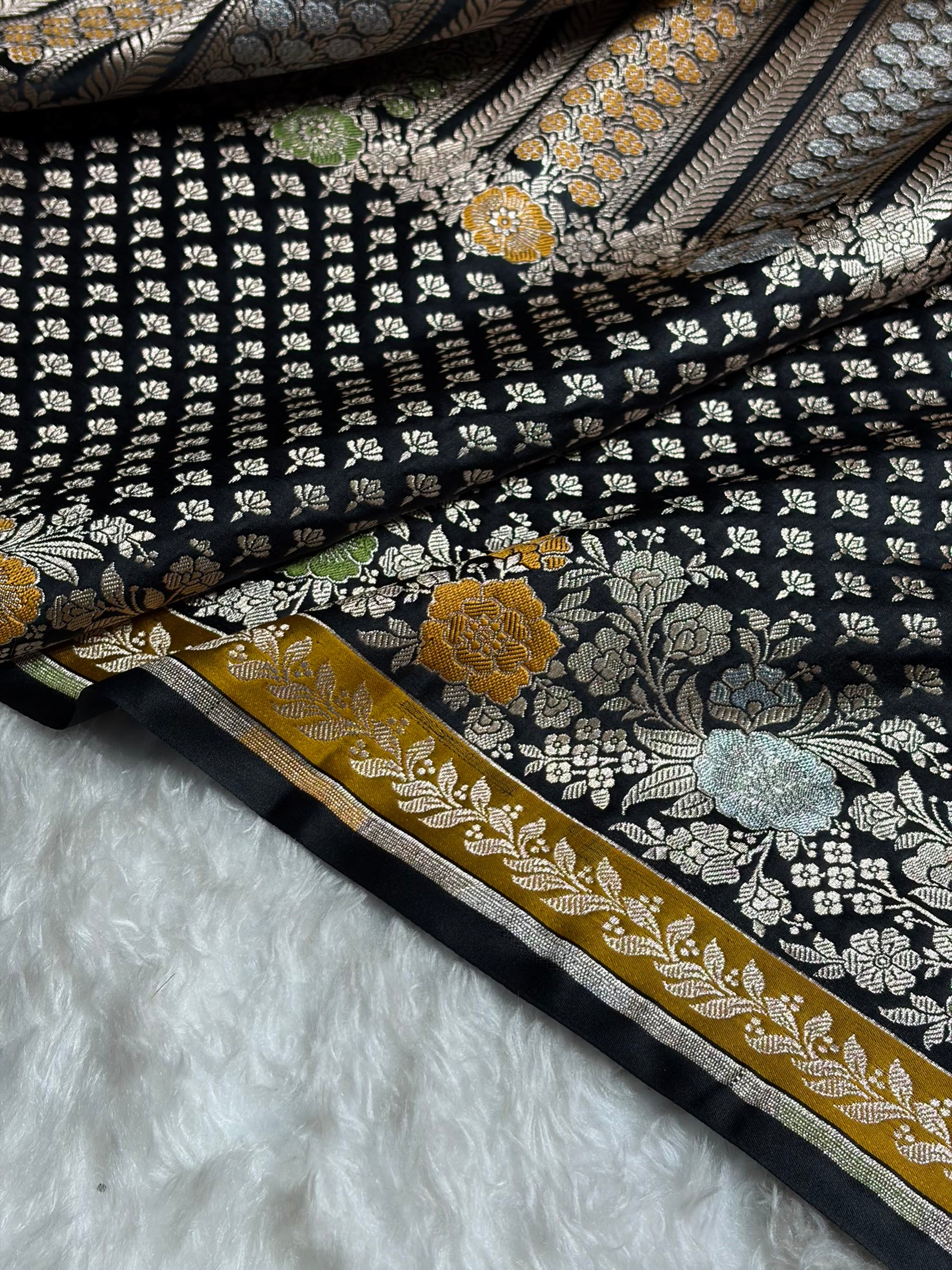 Banarasi Black Shades Floral Minakari Skirt Border Mashru Silk Saree MSM-83