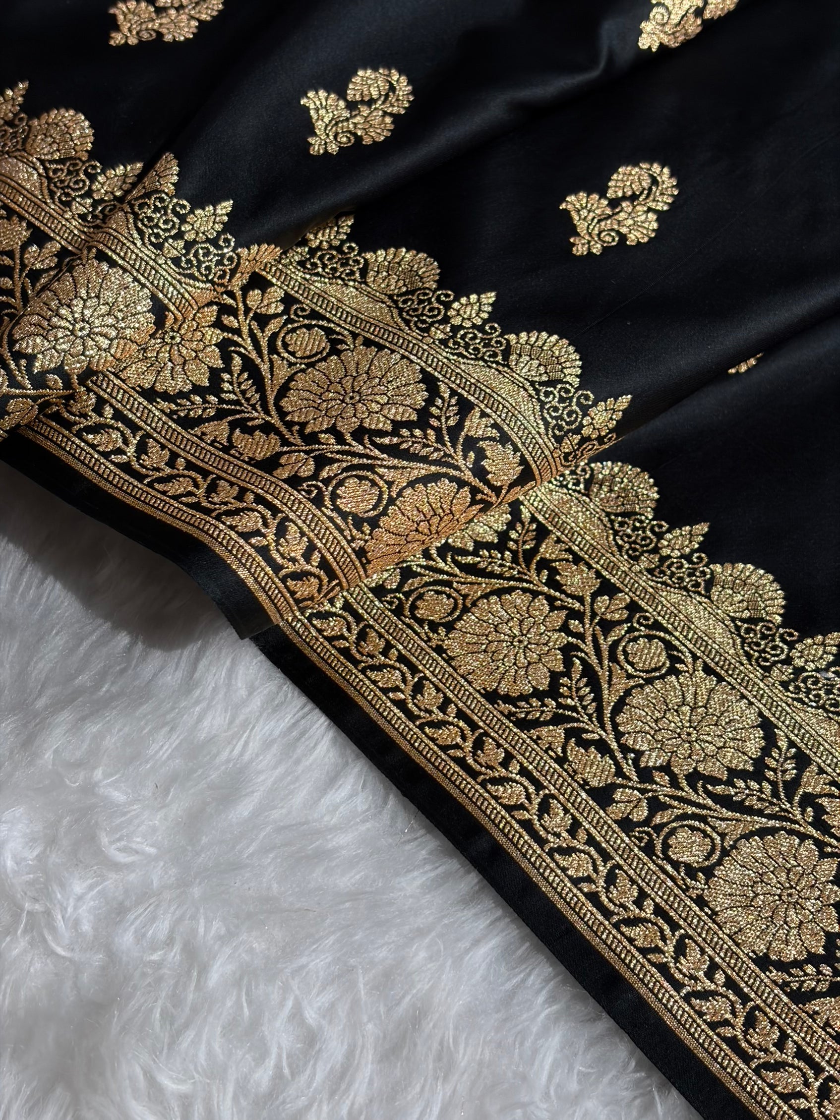 Banarasi Black Shades Floral Booti Motif Satin Katan Silk saree SK61