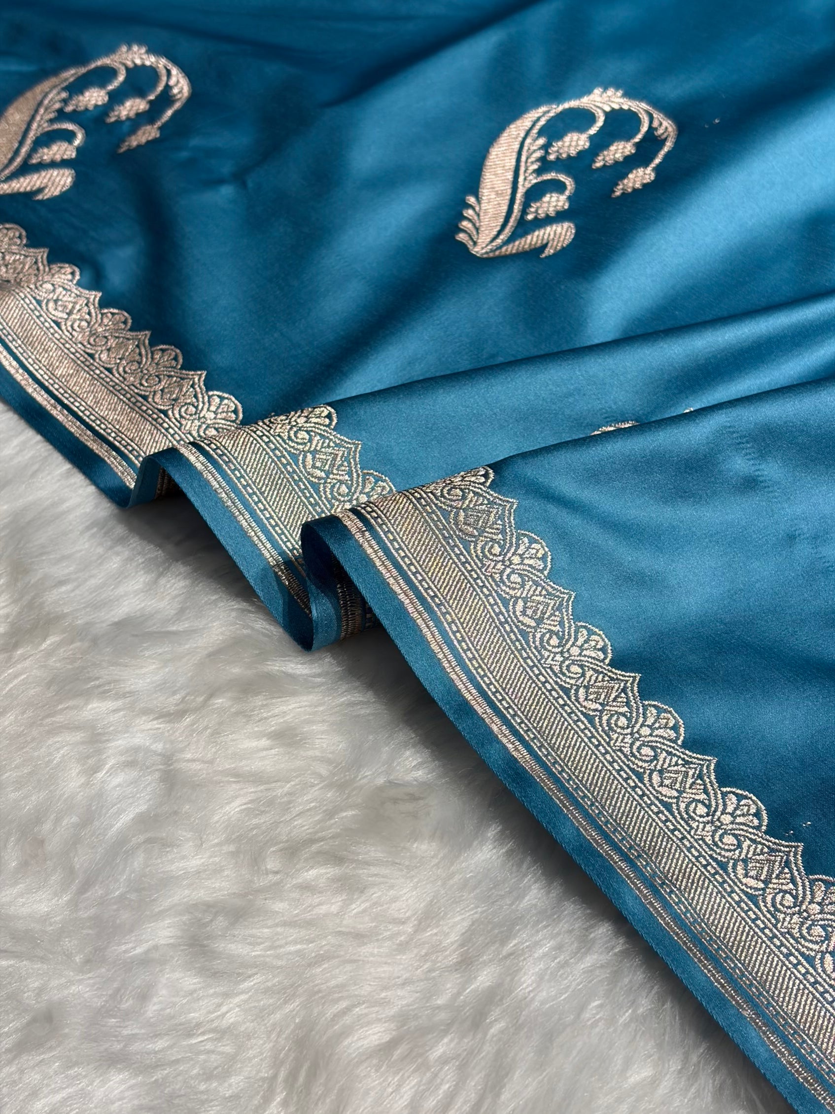 Firozi Shades Unique Boota Motif Mashru Silk Saree MS12