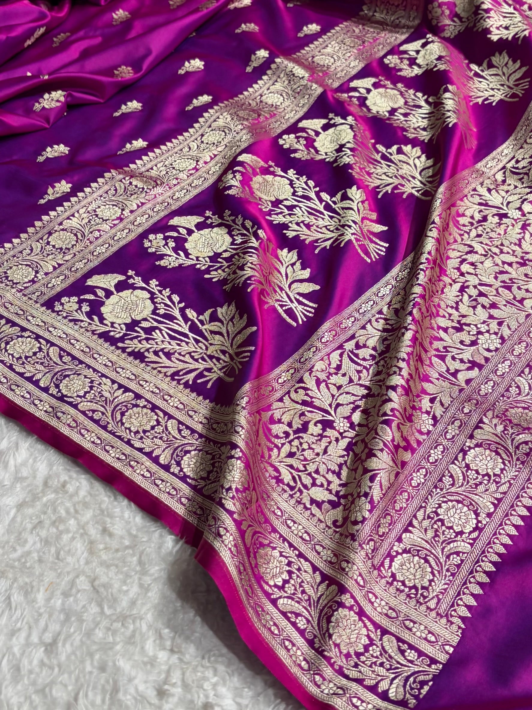 Cross Magenta Shades Banarasi Boota Pattern Floral Mashru Silk Saree MSM-120