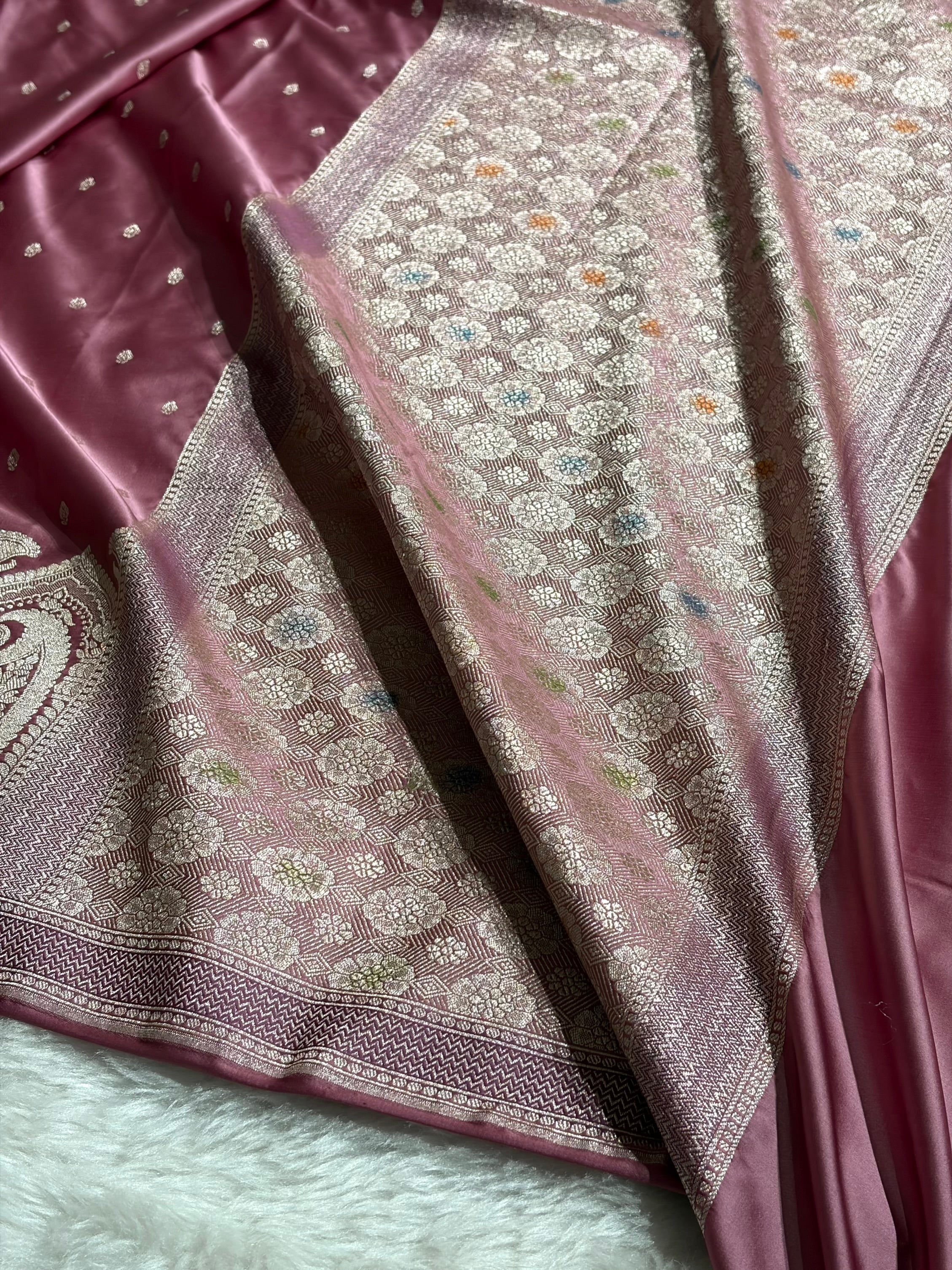 Banarasi Skirt Border Pattern in Mauve Shades Floral Mashru Silk Saree MCS95