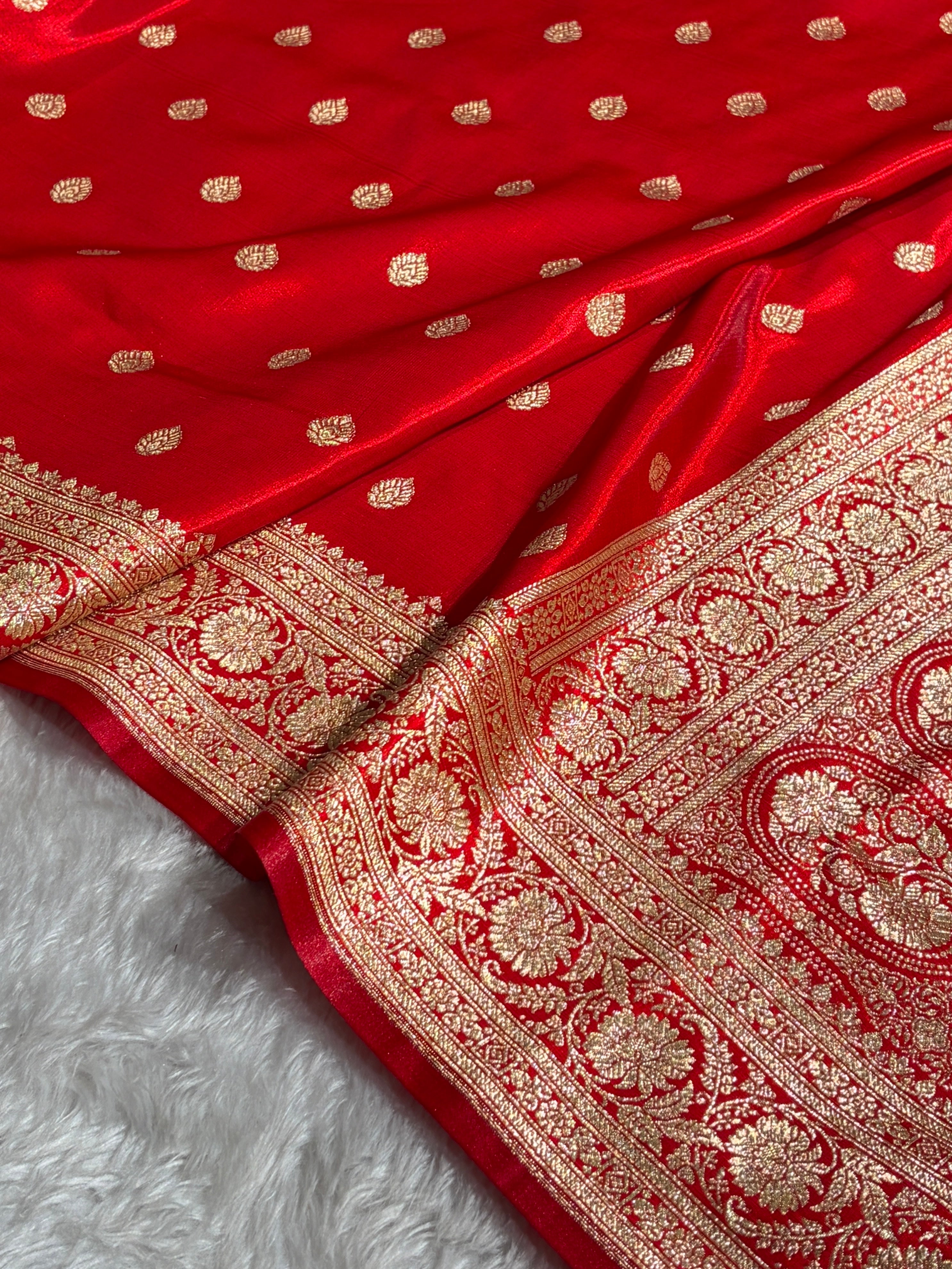 Red Shades Boota Pattern Banarasi Satin Silk Saree. SS45