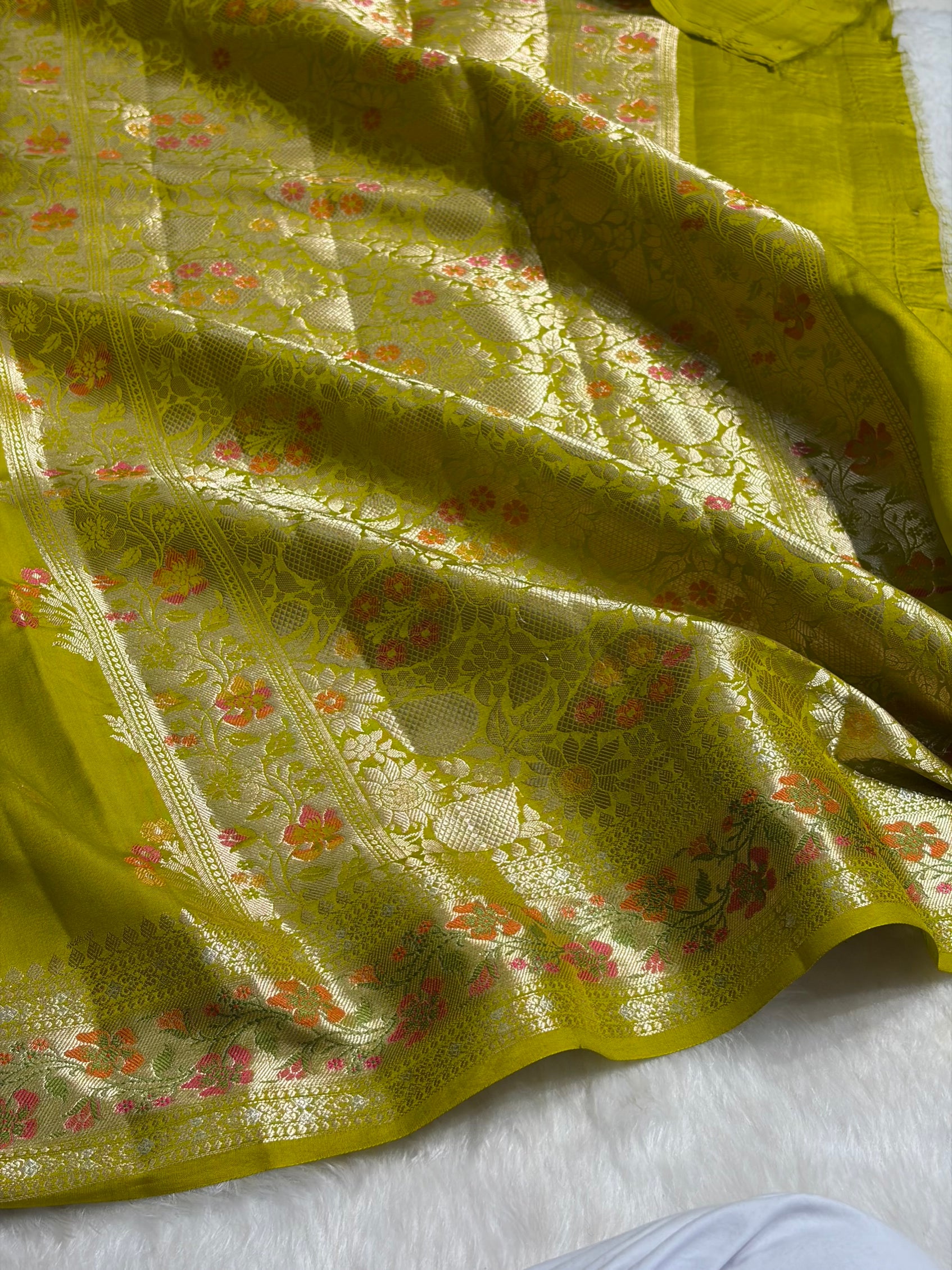 Minakari Liril Mehendi Shades Pure Chiniya Silk CH-01