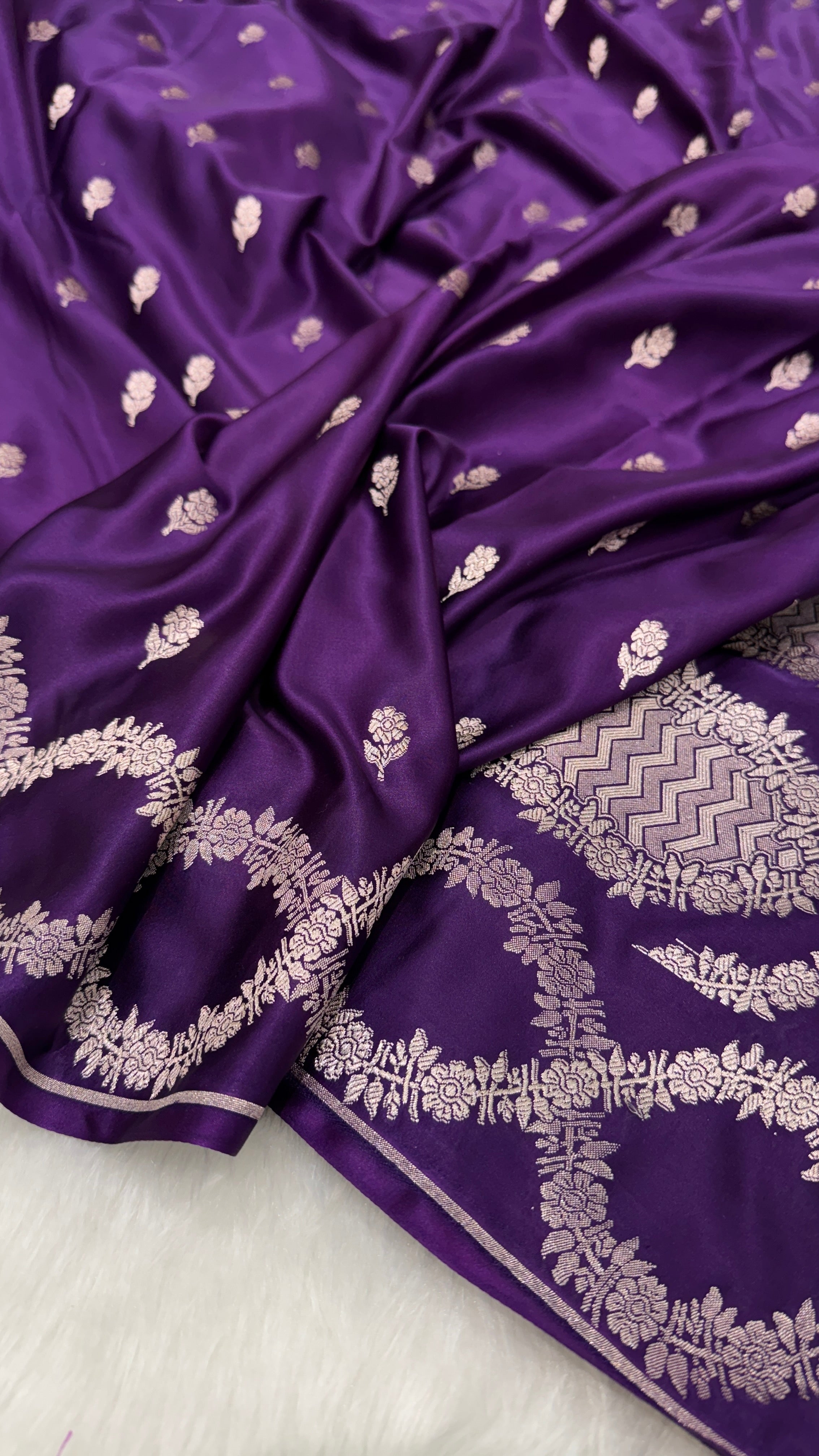 Purple Scallop Floral Booti Mashru Silk Saree