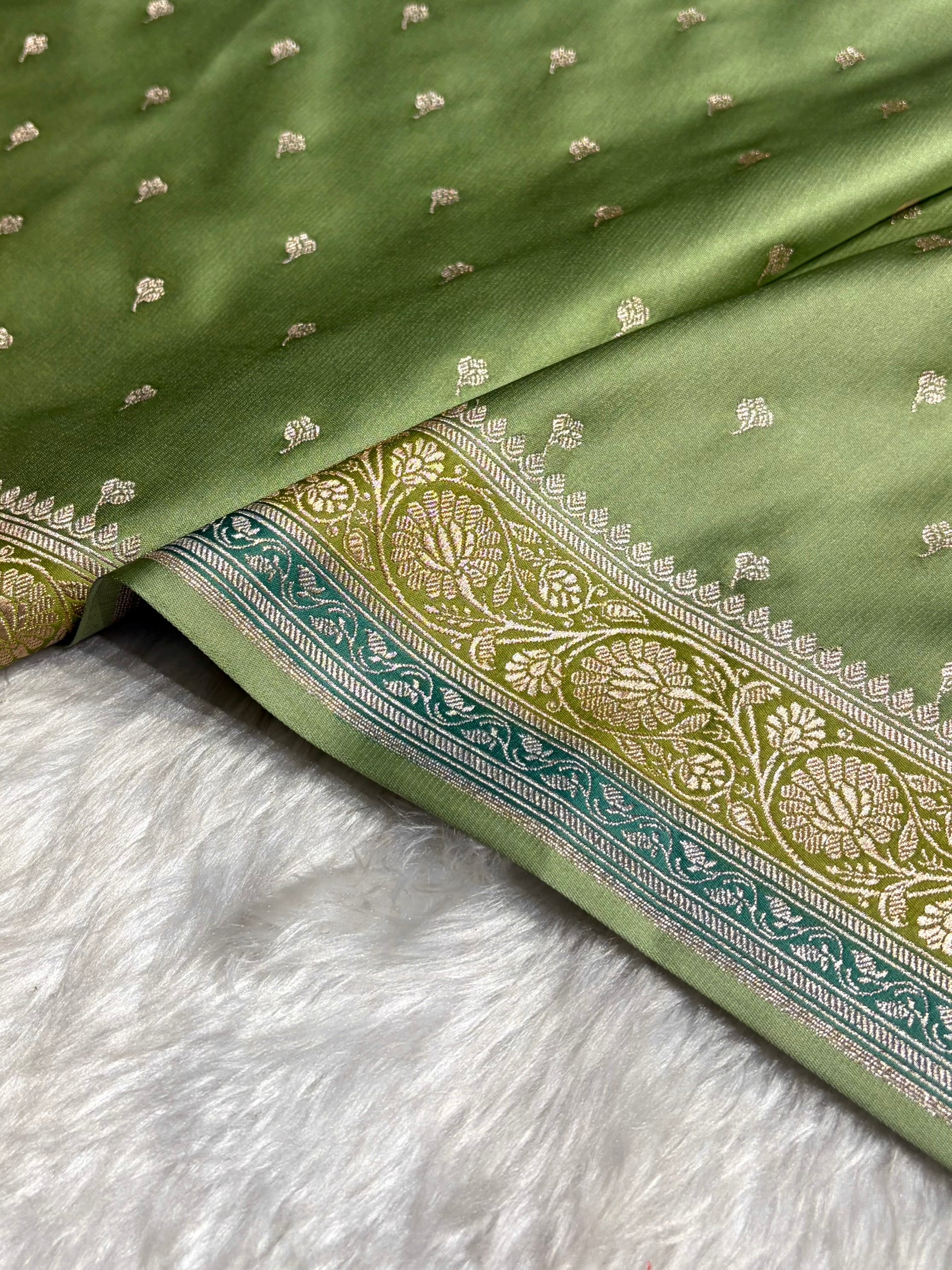 Pista Shades With Contrast Border Booti Mashru Silk Saree MS78