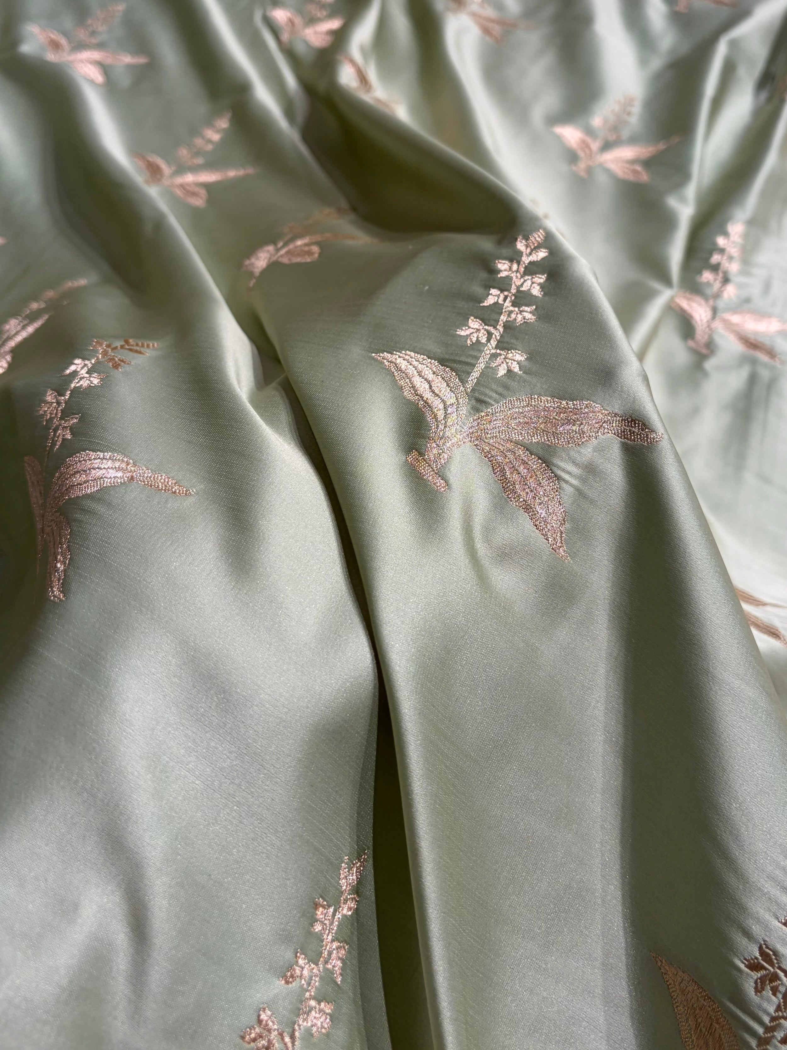 Light Grey Floral Motif Mashru Silk Saree MSM-04