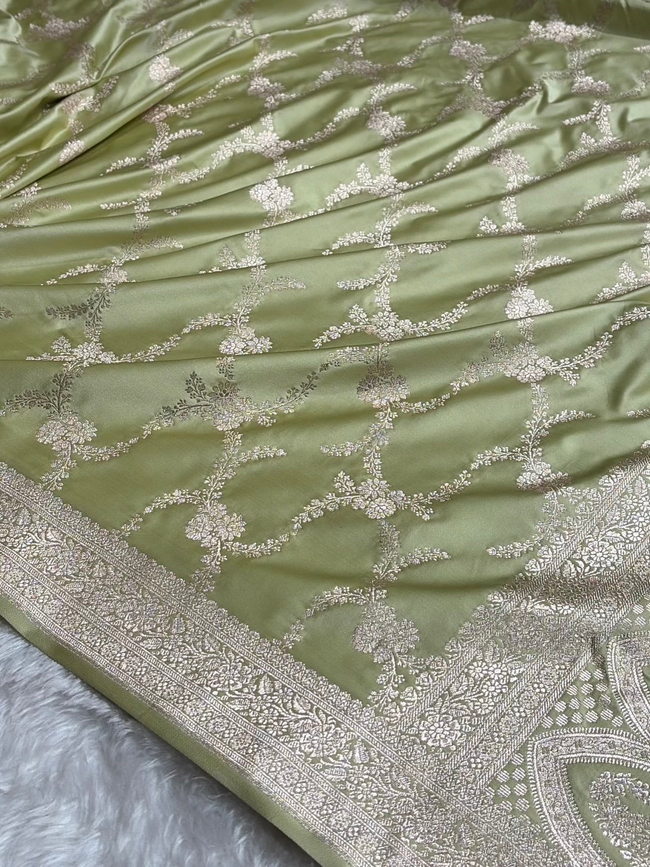 Pista Shades Banarasi With Floral Border Mashru Silk Saree MSM-127