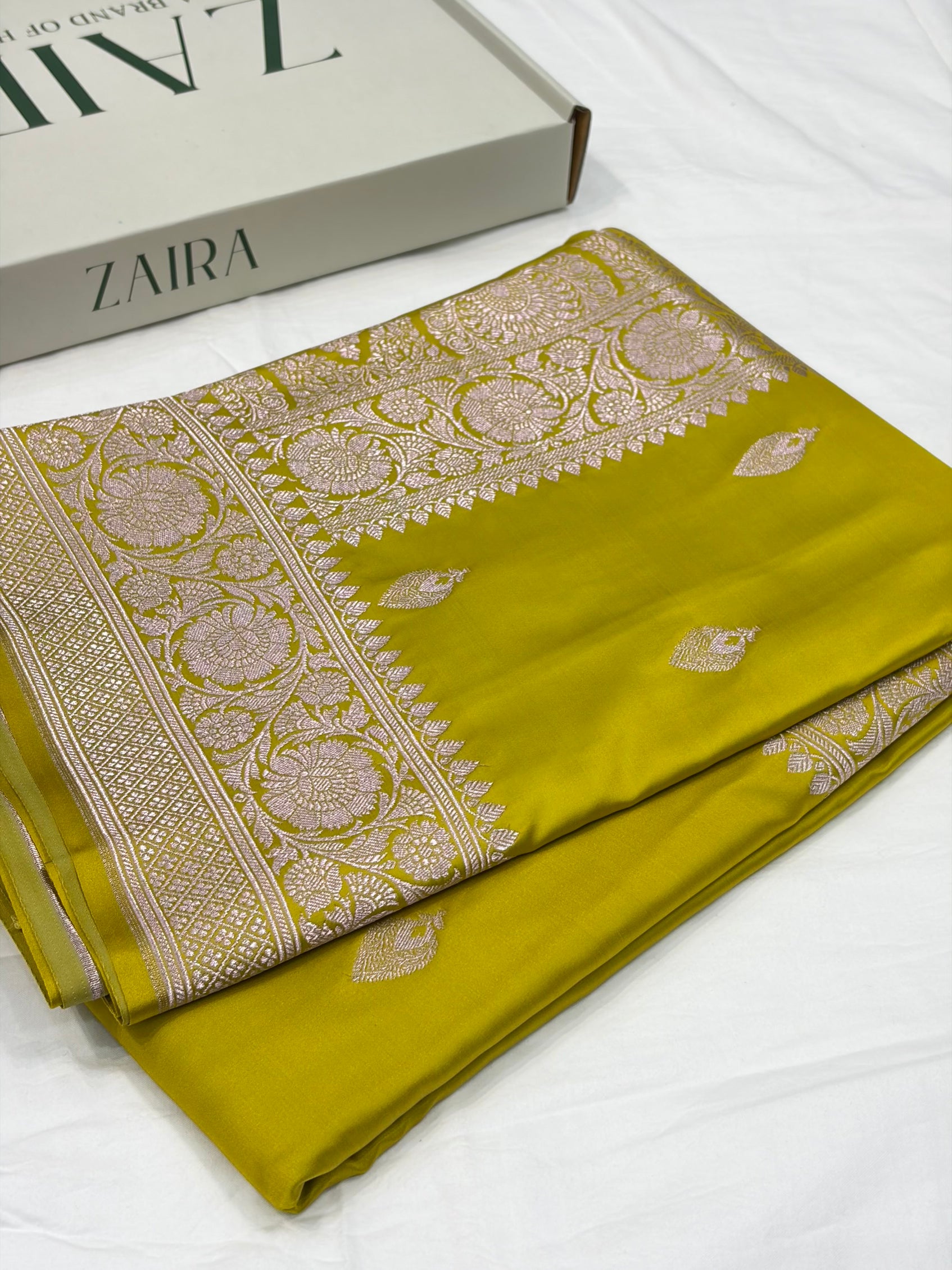 Liril Green Mauve Shade With Booti Pattern Mashru Silk Saree
