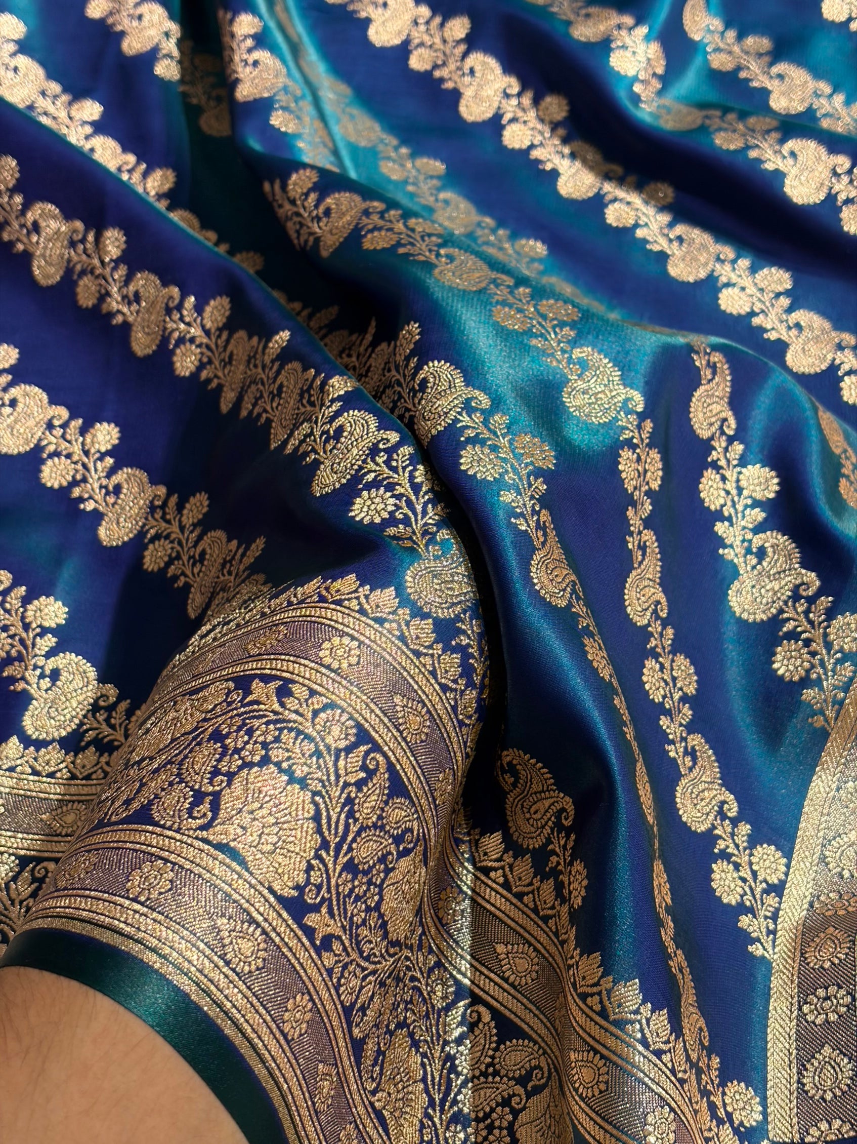 Banarasi Peacock Shades Cross Pattern Banarasi Satin Silk Saree SS51