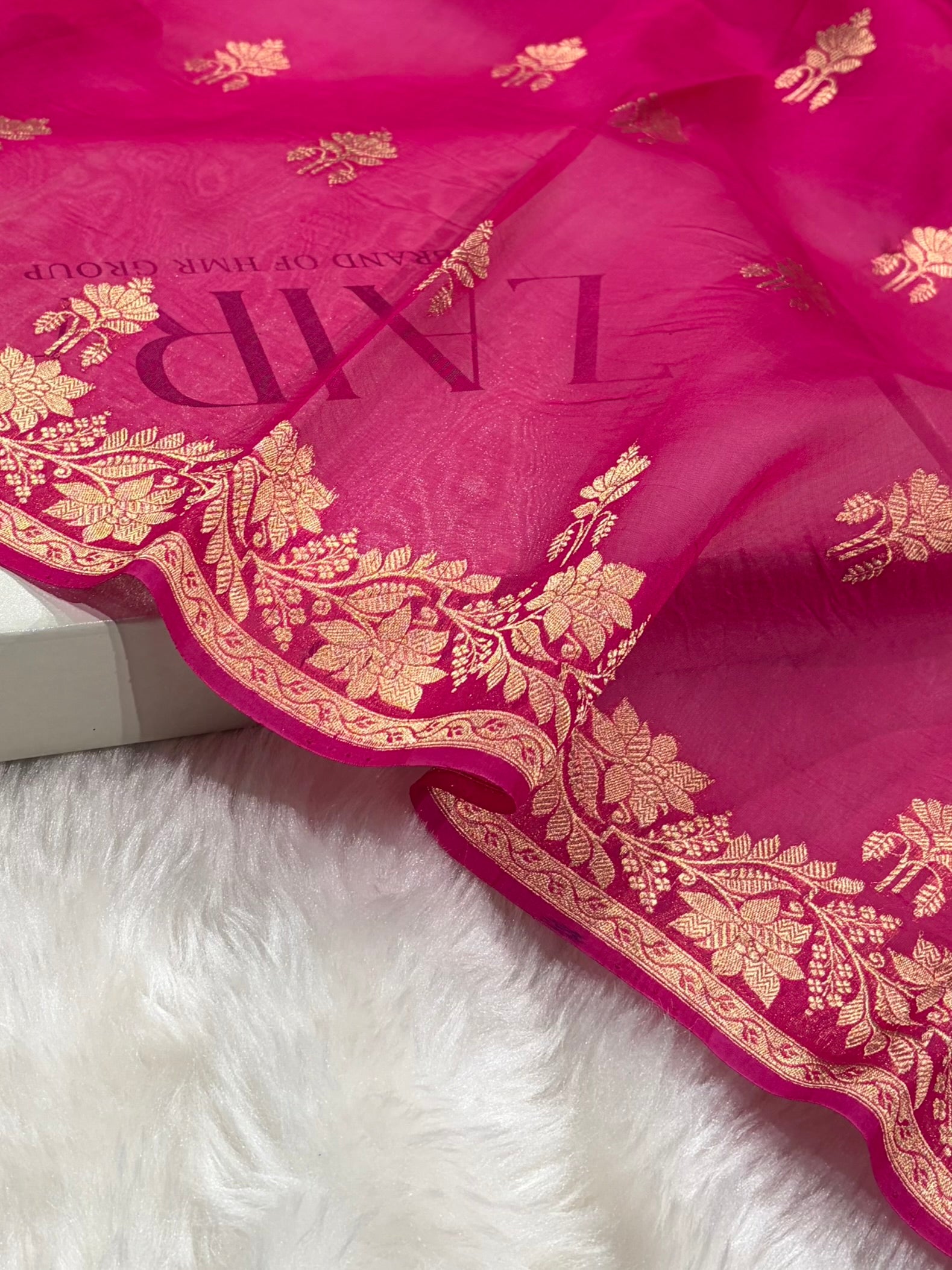 Pure Banarasi Organza Rani Shades Floral Banarasi Silk Saree PO-25